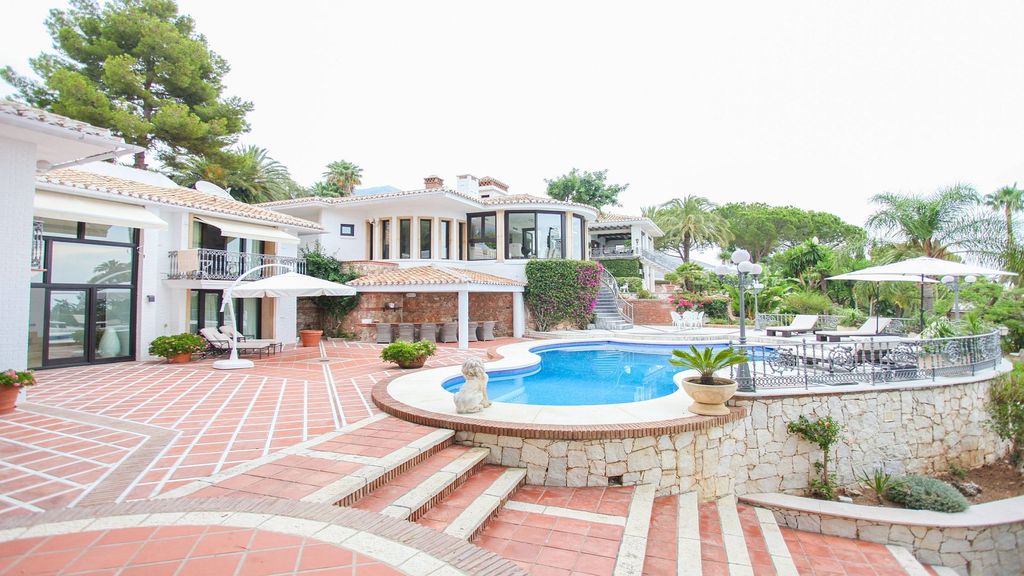 Property Image 1 - Opulent estate with sweeping views over the Mediterranean