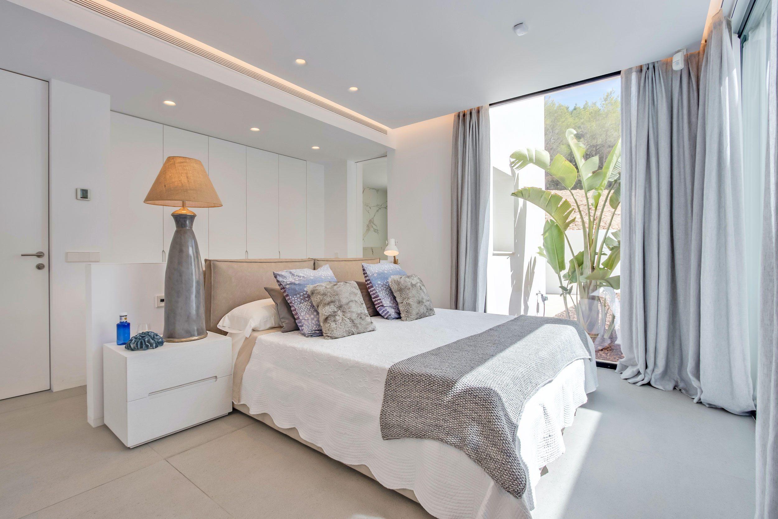 Newly Built Modern Villa Minutes to The Best Beaches and San Jose Town