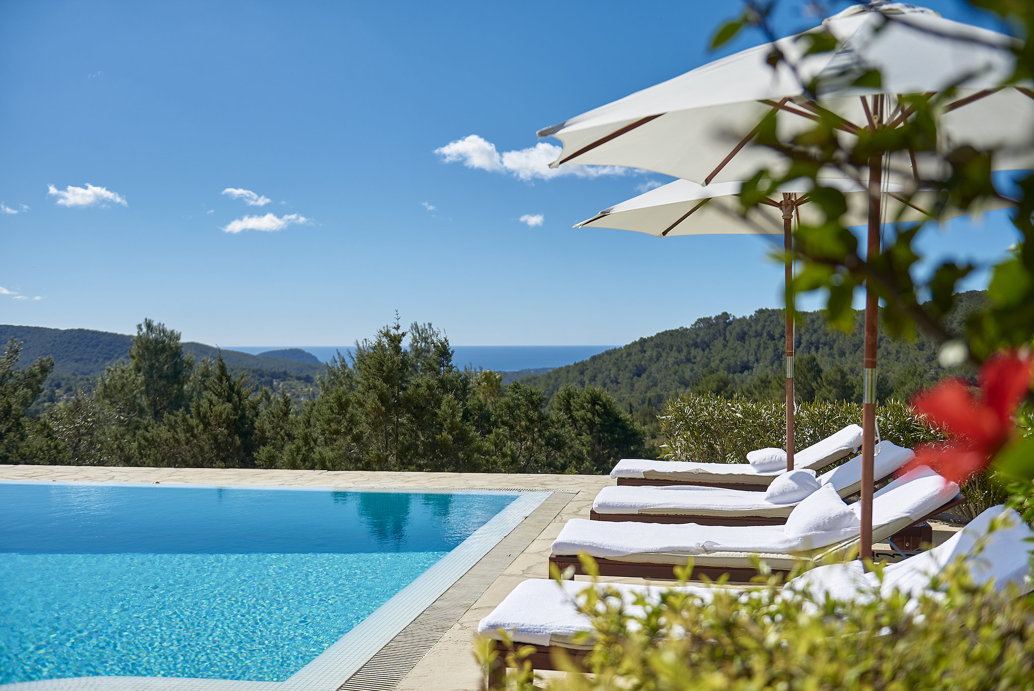 Property Image 2 - Modern Villa with Pool set on 15,000m2 of Land with Amazing Views near San Jose