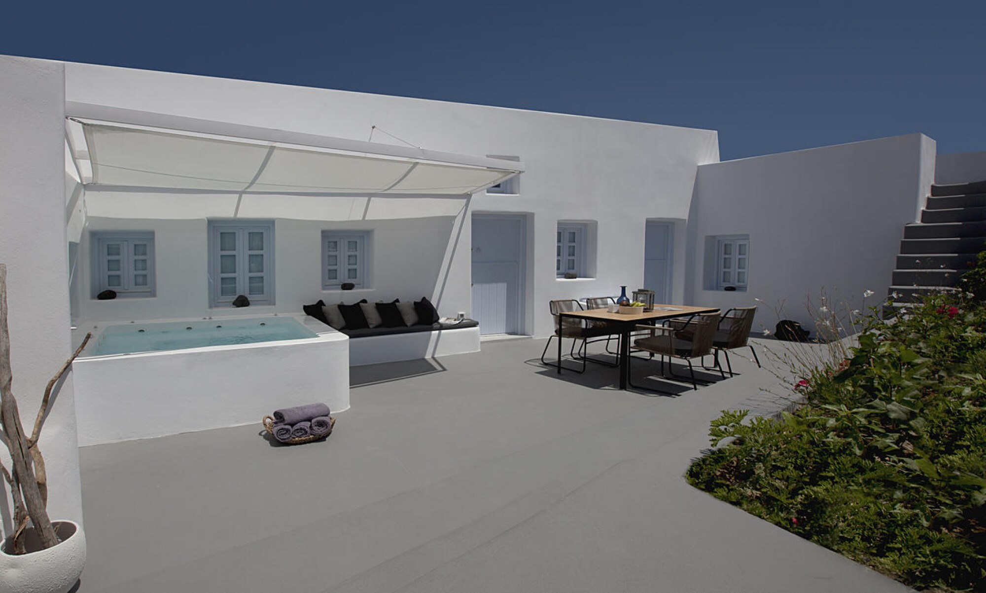 Property Image 1 - White Dreamy Villa in Santorini overlooking the Sea