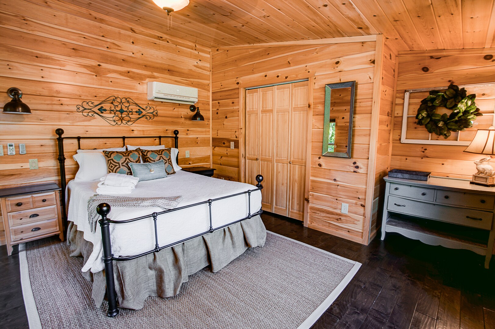 Extraordinary Cabin with Upscale Craftmanship and Unique Amenities
