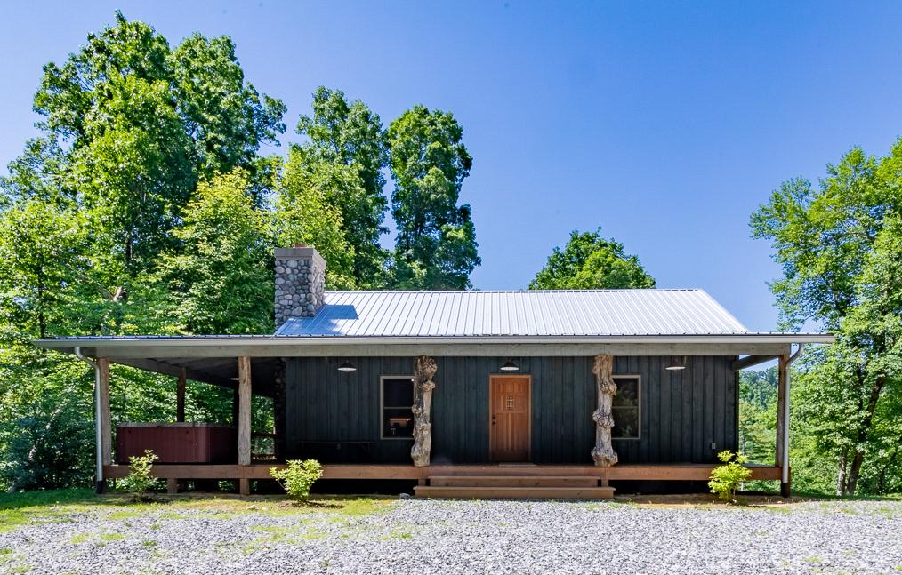 Property Image 1 - Traditional Mountain Home with Relaxing views