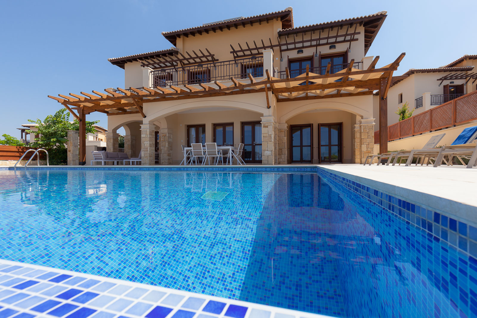Property Image 1 - Luxurious 4 Bedroom Villa with Pool and Sea View