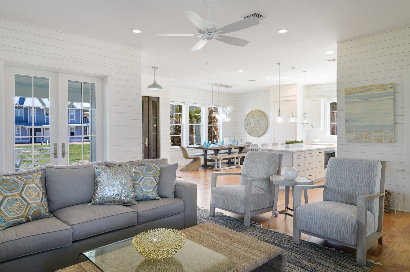Living room . Living room .