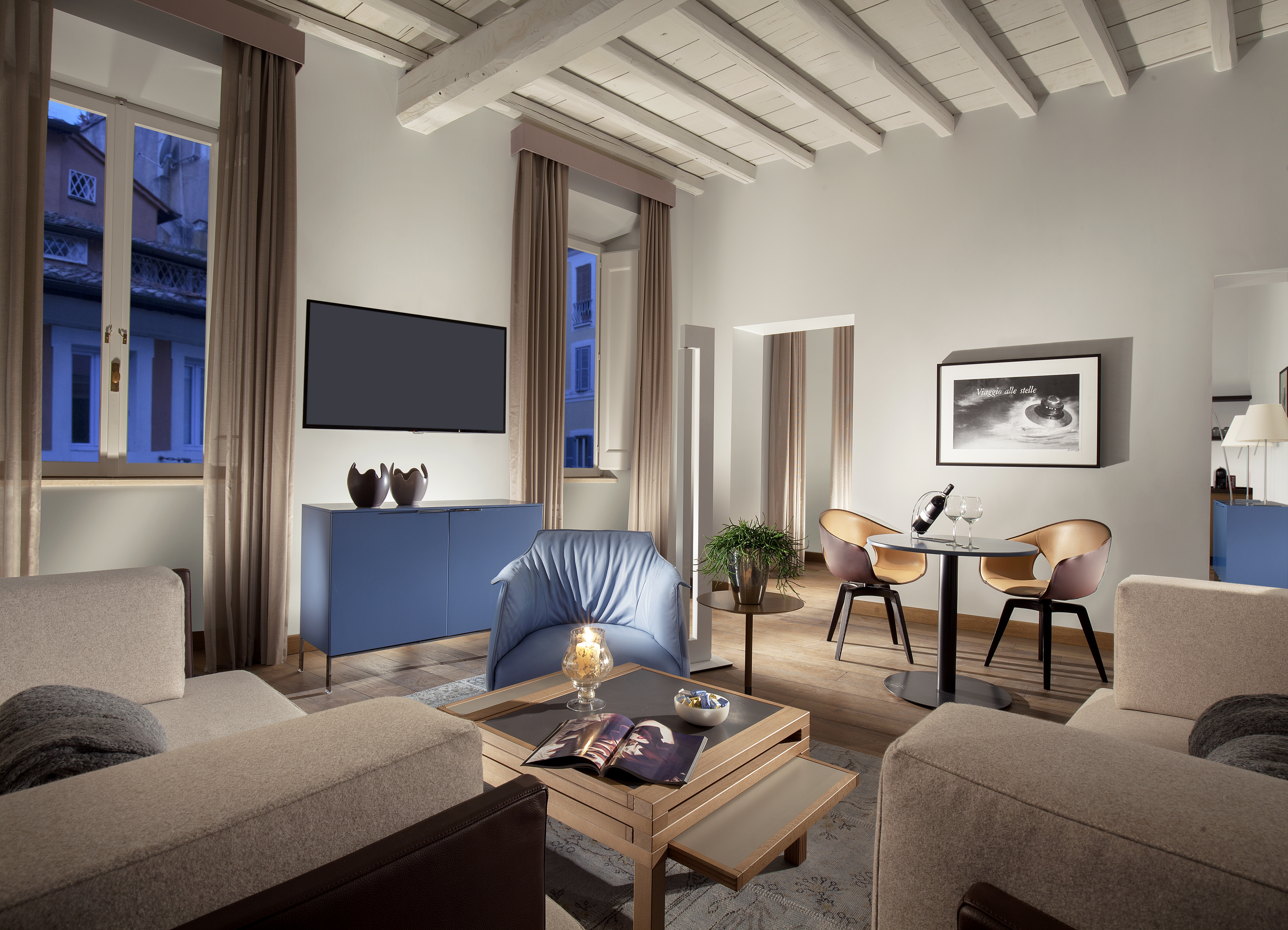 Property Image 1 - SPACIOUS AN MODERN APARTMENT CLOSE TO THE TREVI FOUNTAIN