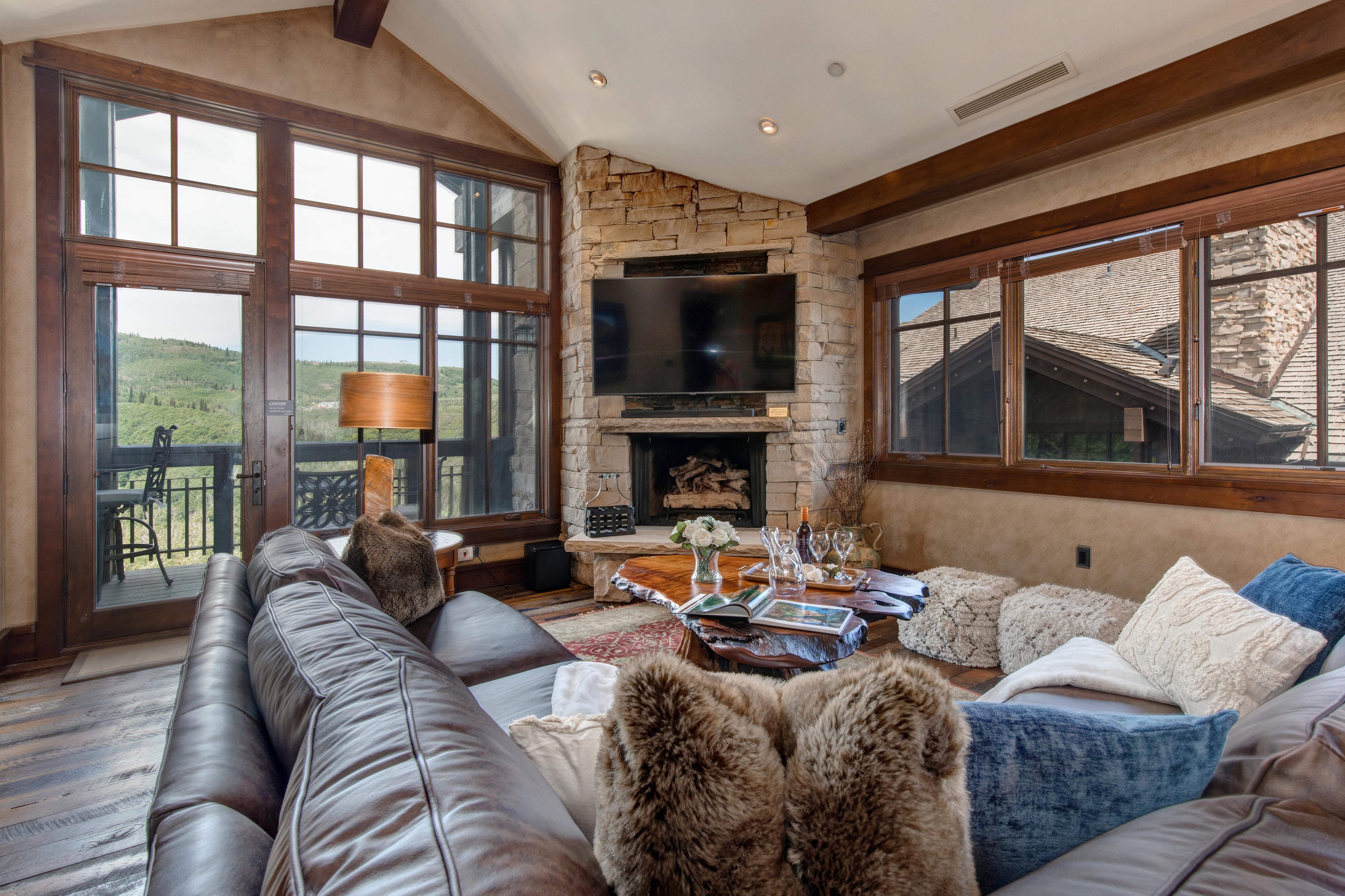 Property Image 2 - Cozy, Luxurious Home on Empire Pass with Ski Views