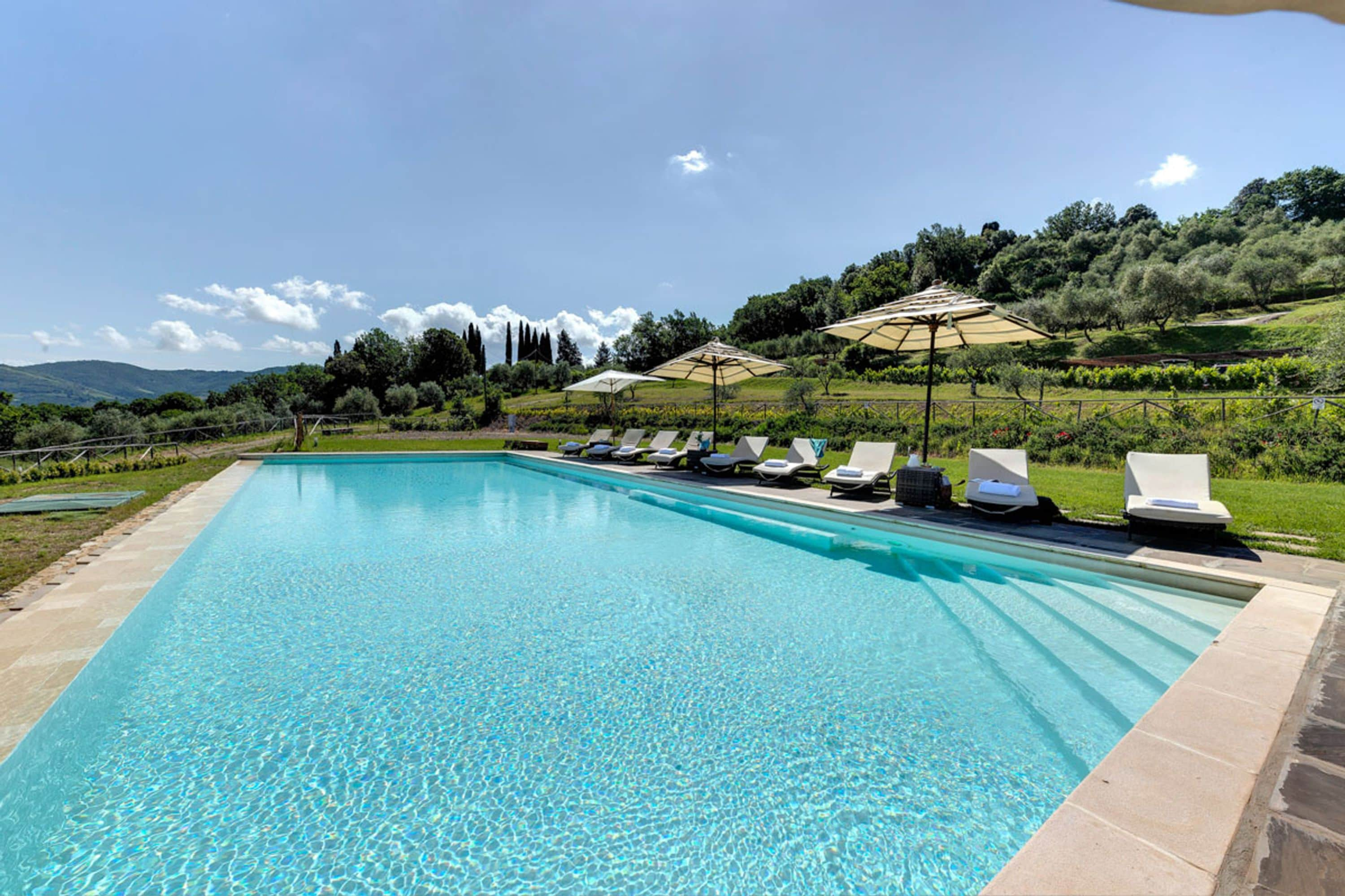 Property Image 2 - Excellent Deluxe Villa Overlooking the Chianti Hills