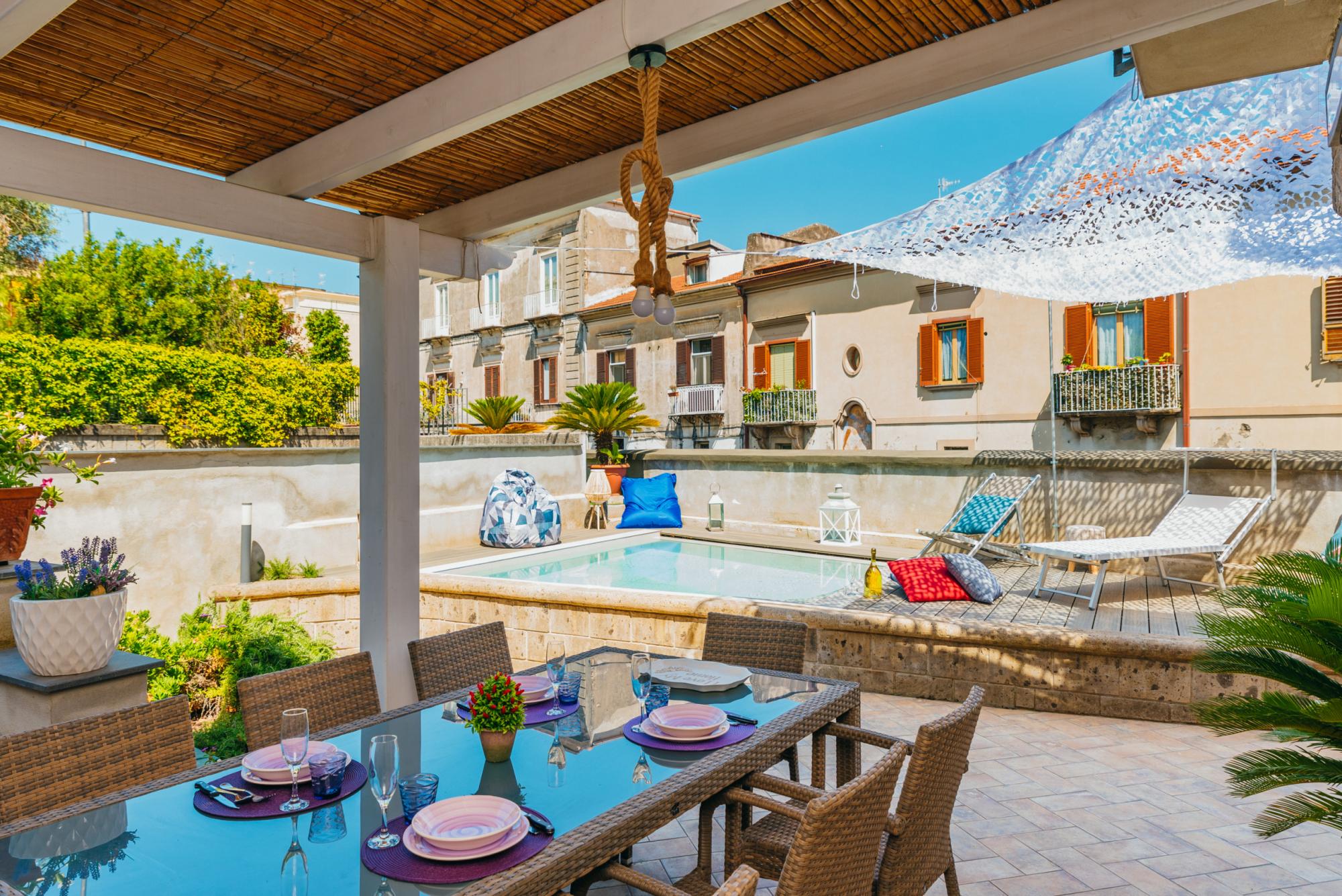 Property Image 1 - Sophisticated Villa with Private Terrace and Pool