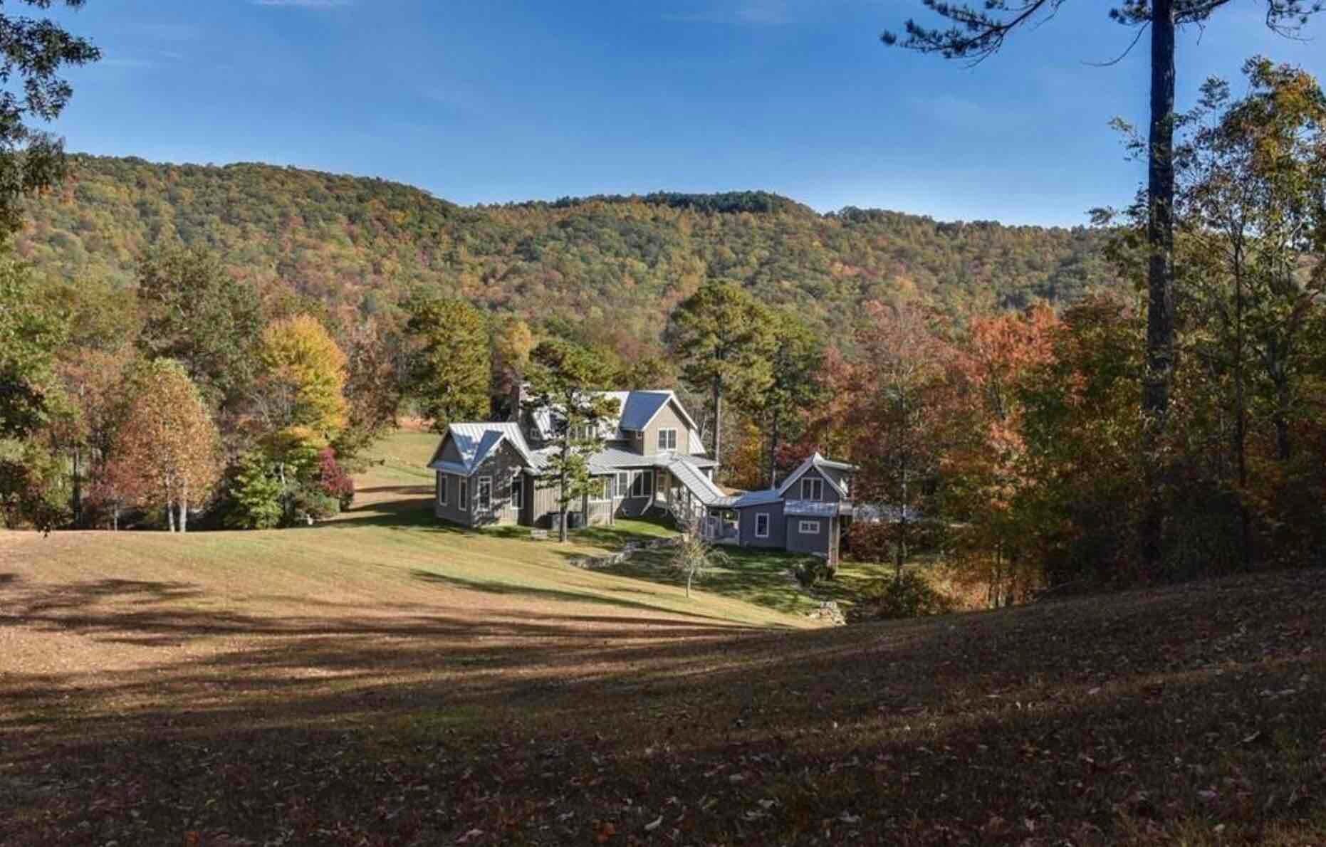 Private Estate Home on 13 Acres With Hot Tub!