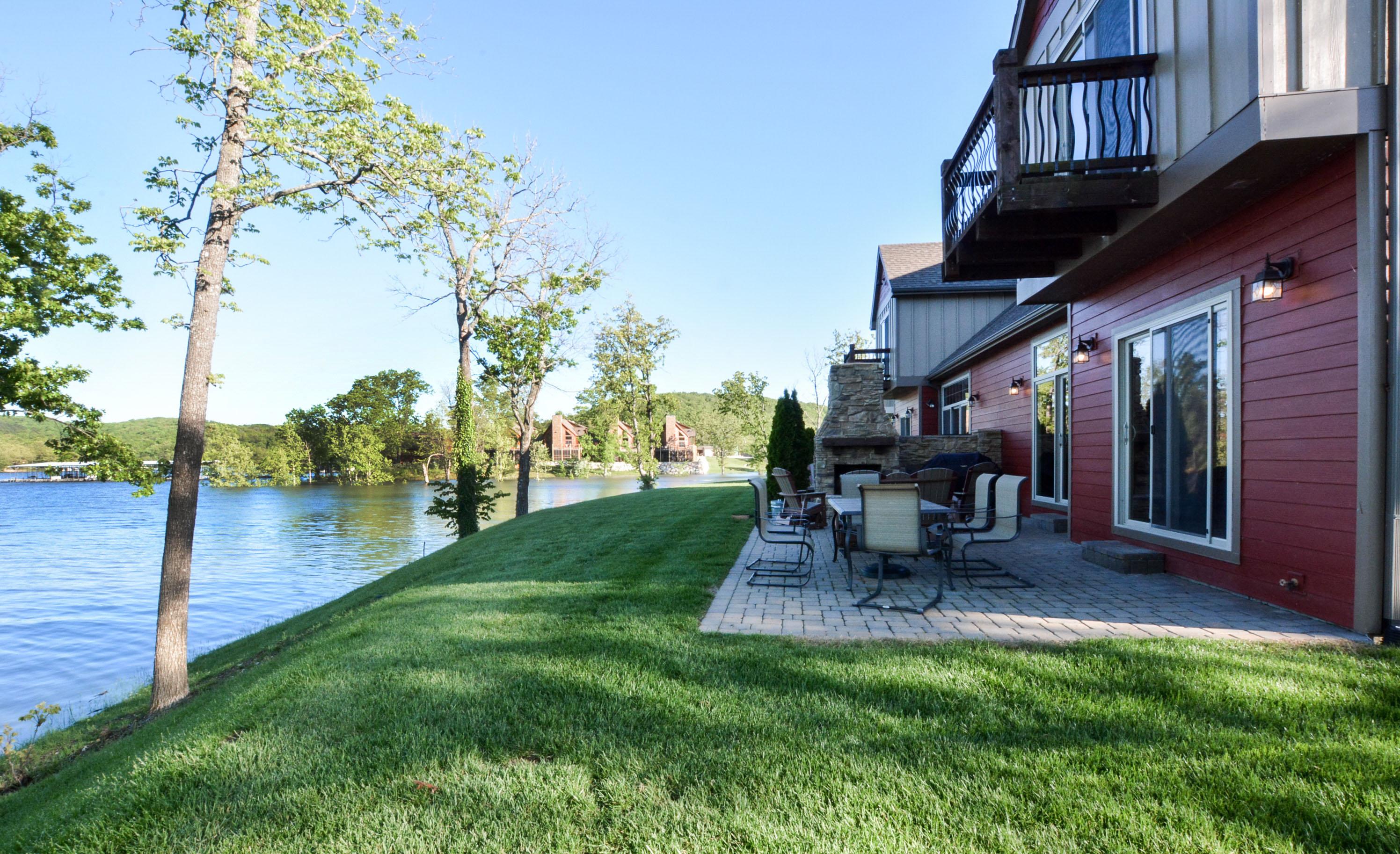 Property Image 2 - Family Friendly Villa-Lakefront-Outdoor Amenities-Kayaks/Canoes
