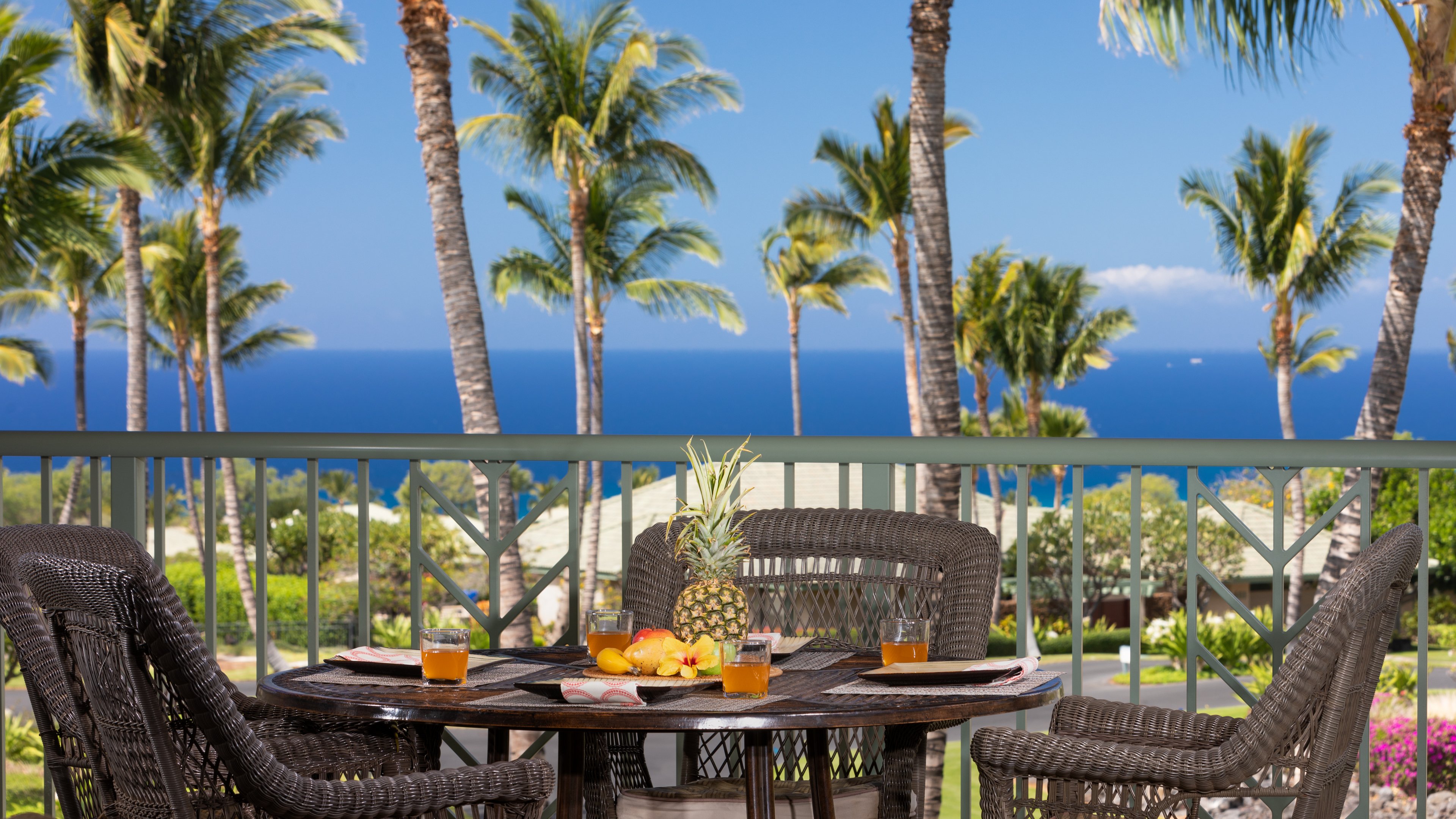 Welcome to Ocean Palms Villa - Wai'ula'ula home with an outstanding view of the ocean and community