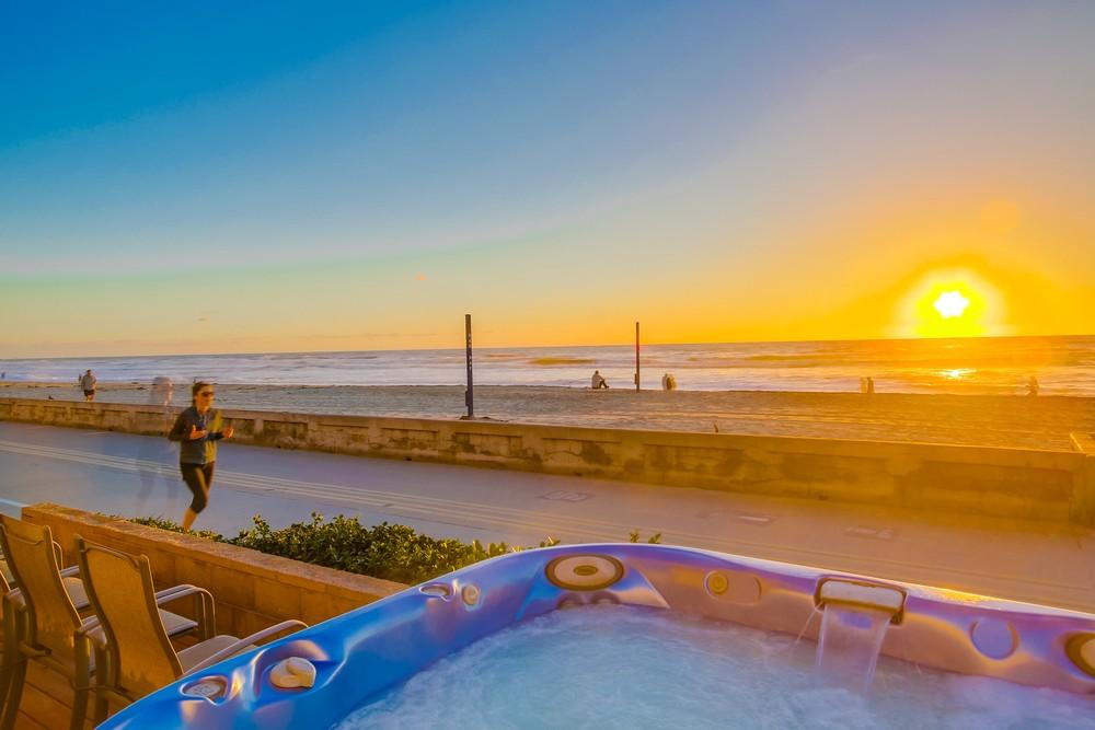 Property Image 1 - Exclusive Hot Tub with 3 Levels of Ocean Front