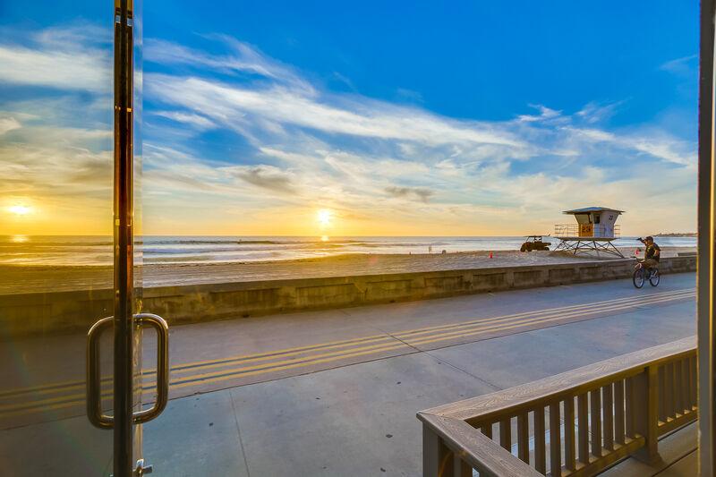 Corner Townhome, 2 Levels of Ocean Front, AC