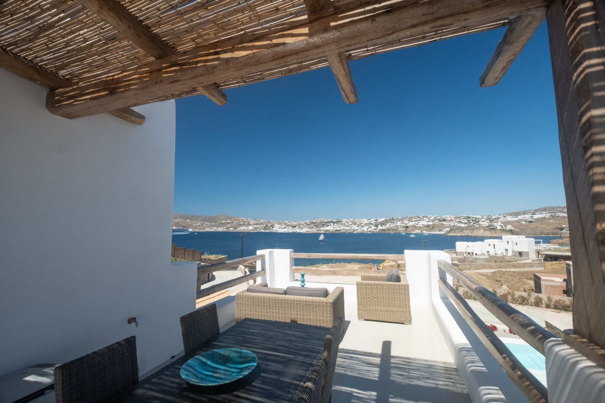 Property Image 1 - Contemporary Luxury 1 Bedroom Apartment with Private Pool and Beautiful Sea Views