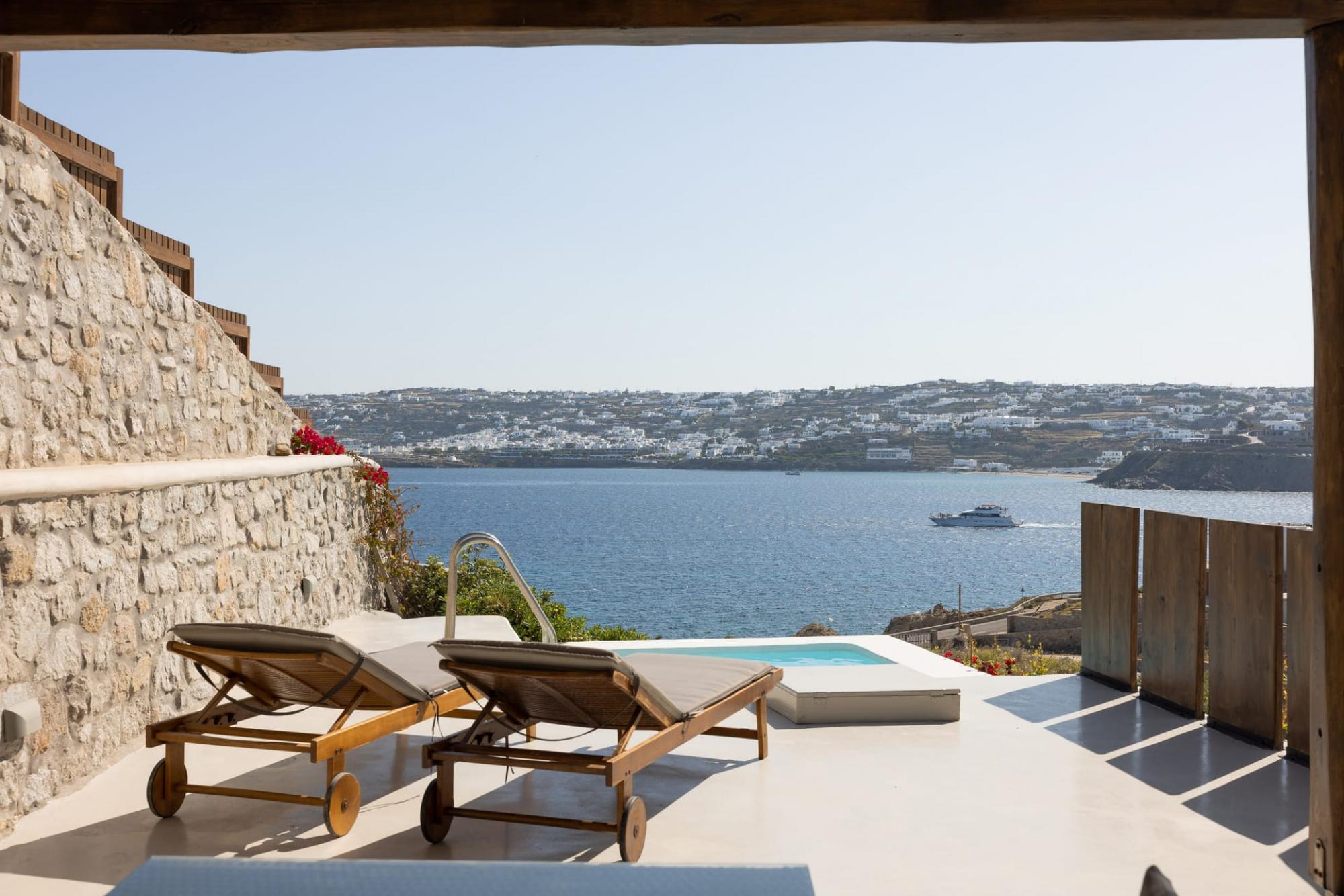 Property Image 2 - Contemporary Luxury 1 Bedroom Apartment with Private Pool and Beautiful Sea Views