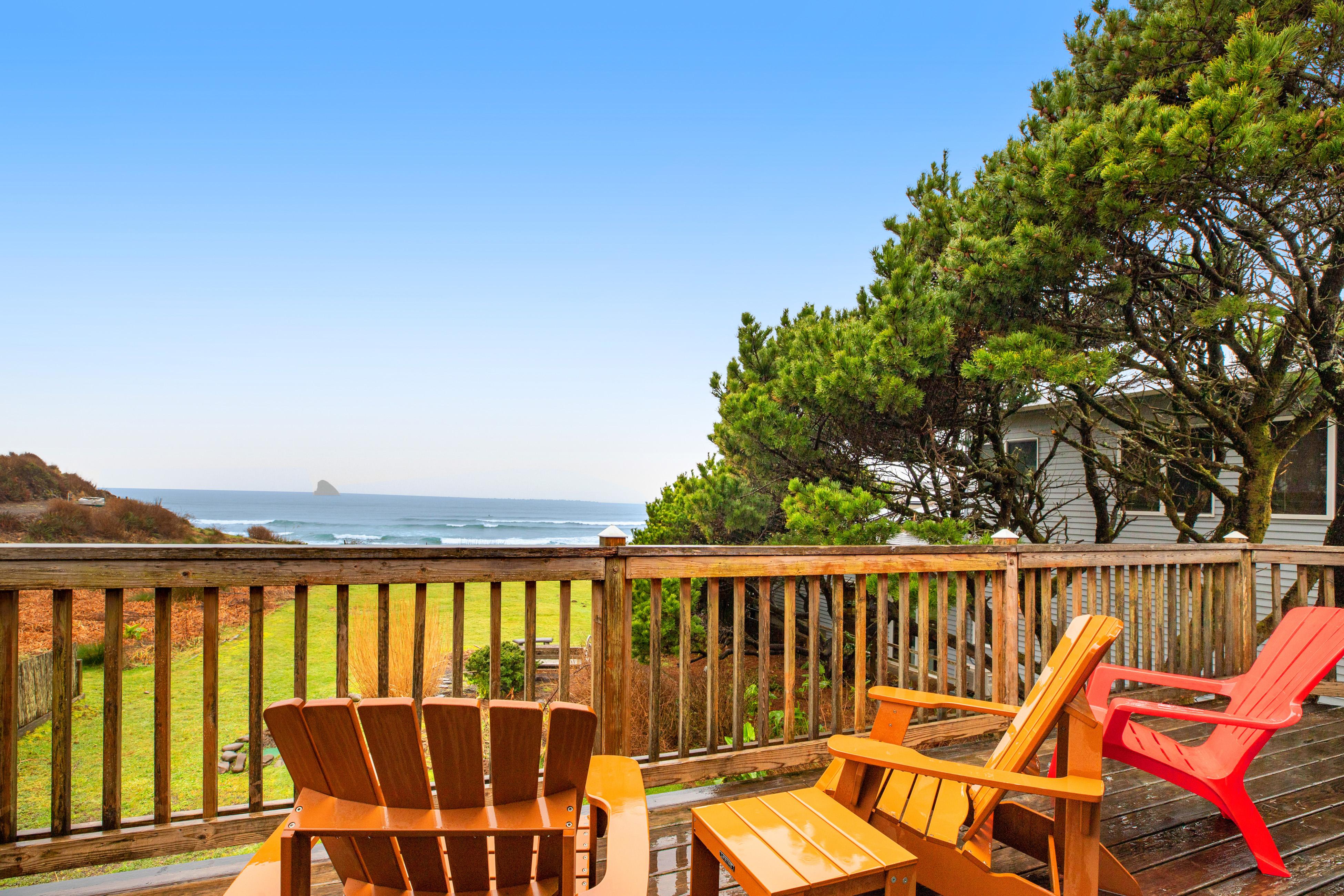 Property Image 1 - Shoreline Cottage Oceanfront Vacation Rental