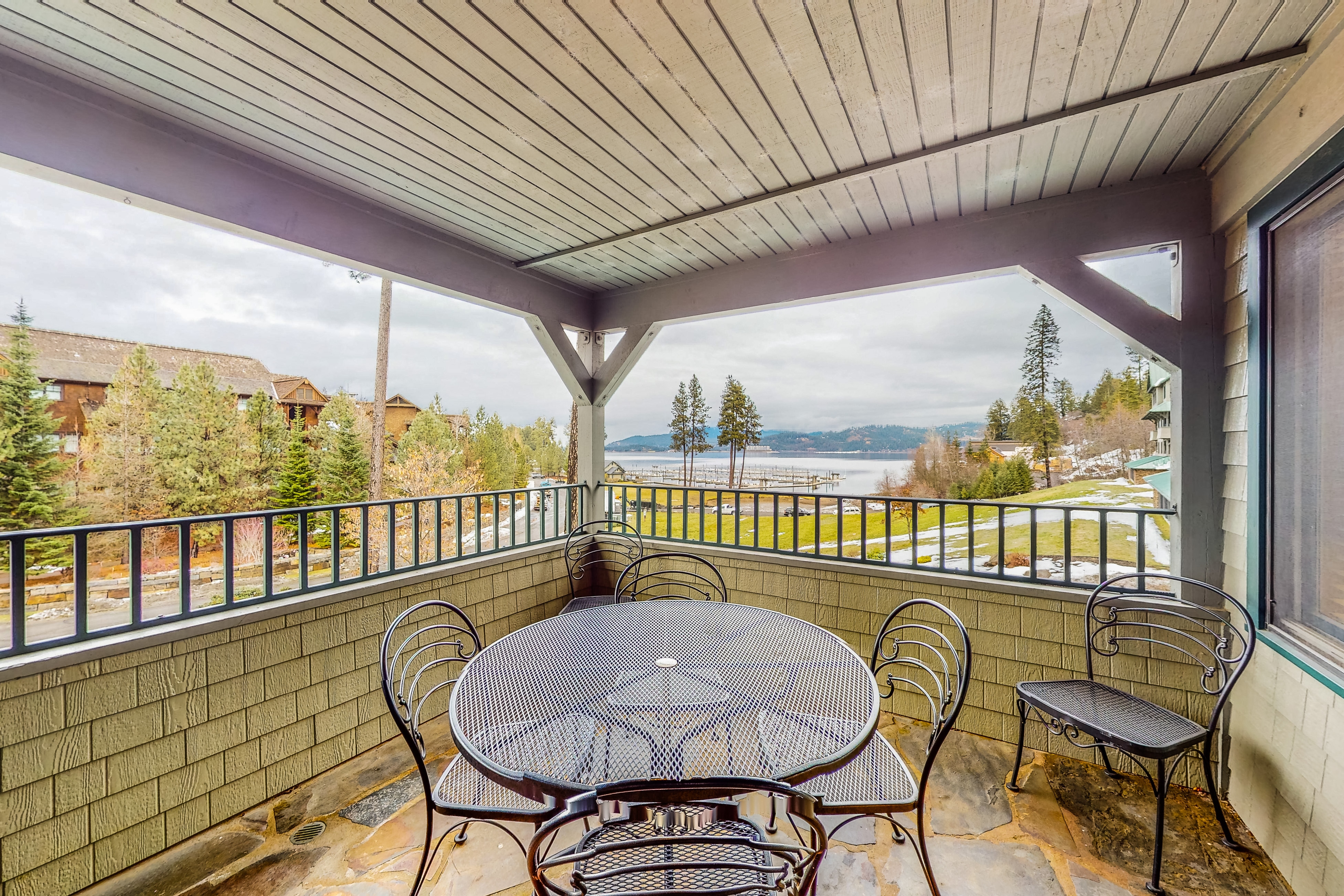 Mountain Lake Getaway -B101 Mountain Lake Getaway -B101