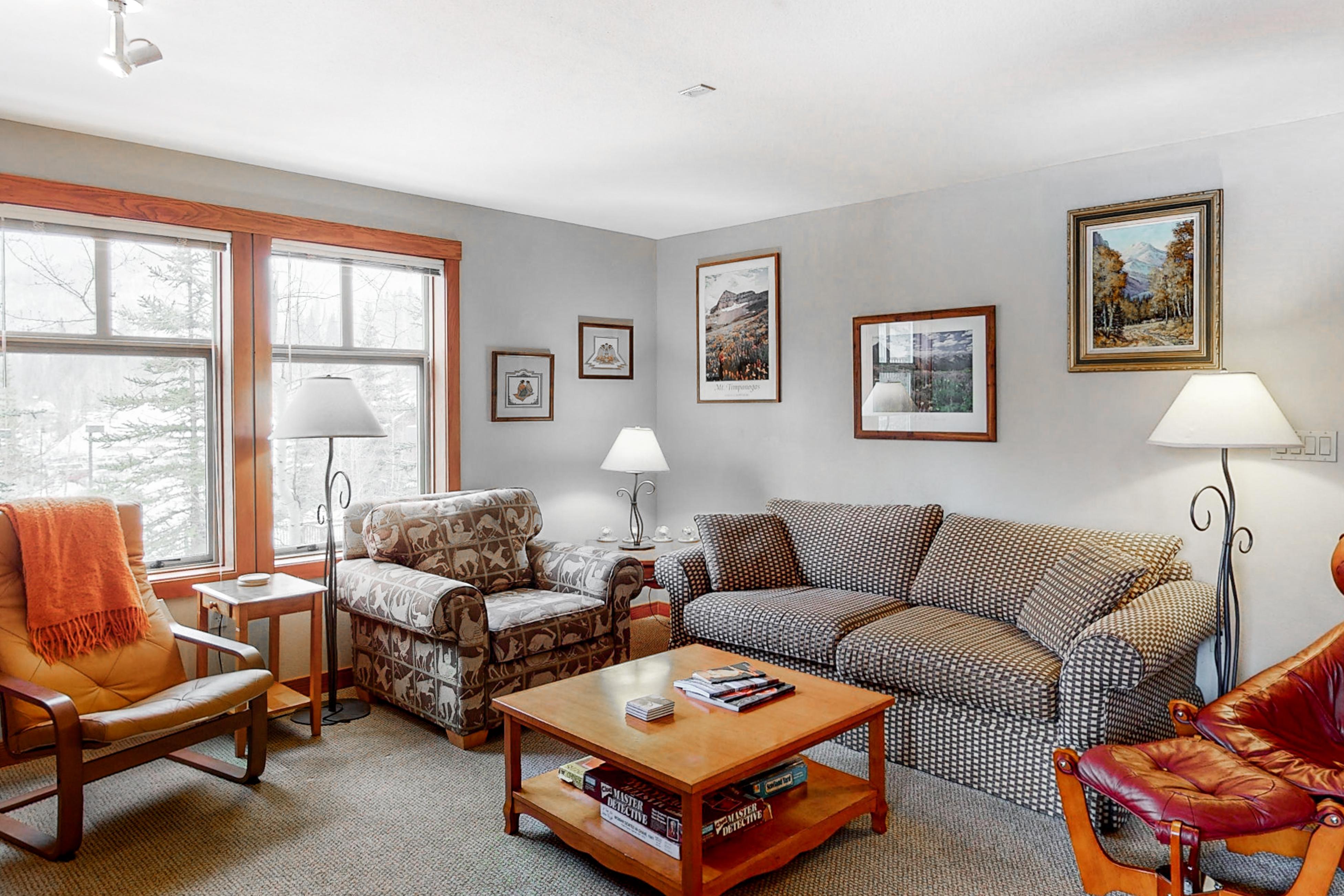 Property Image 1 - Eagle Springs East 201: Horsetail Suite