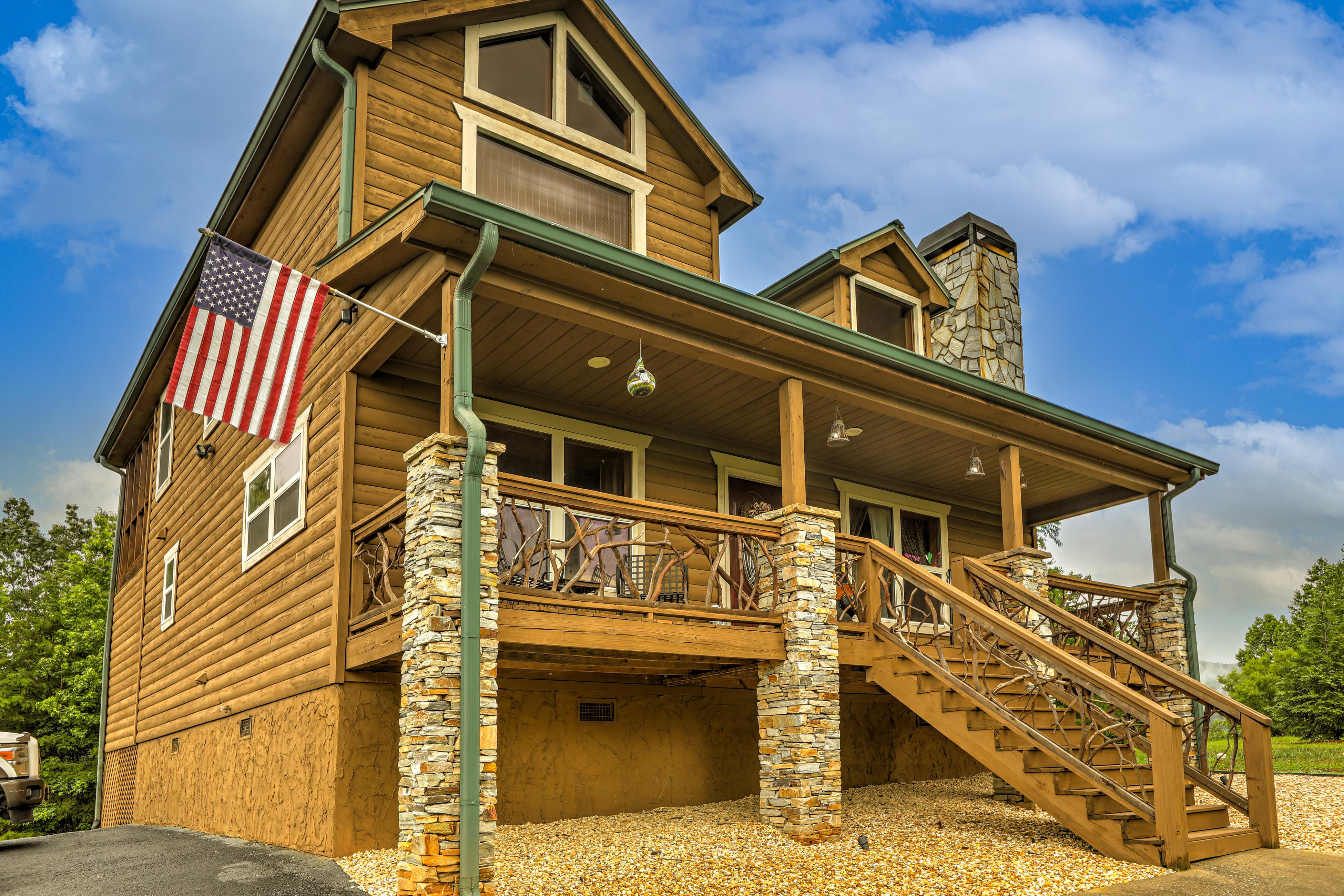 Property Image 1 - Panoramic View Cabin