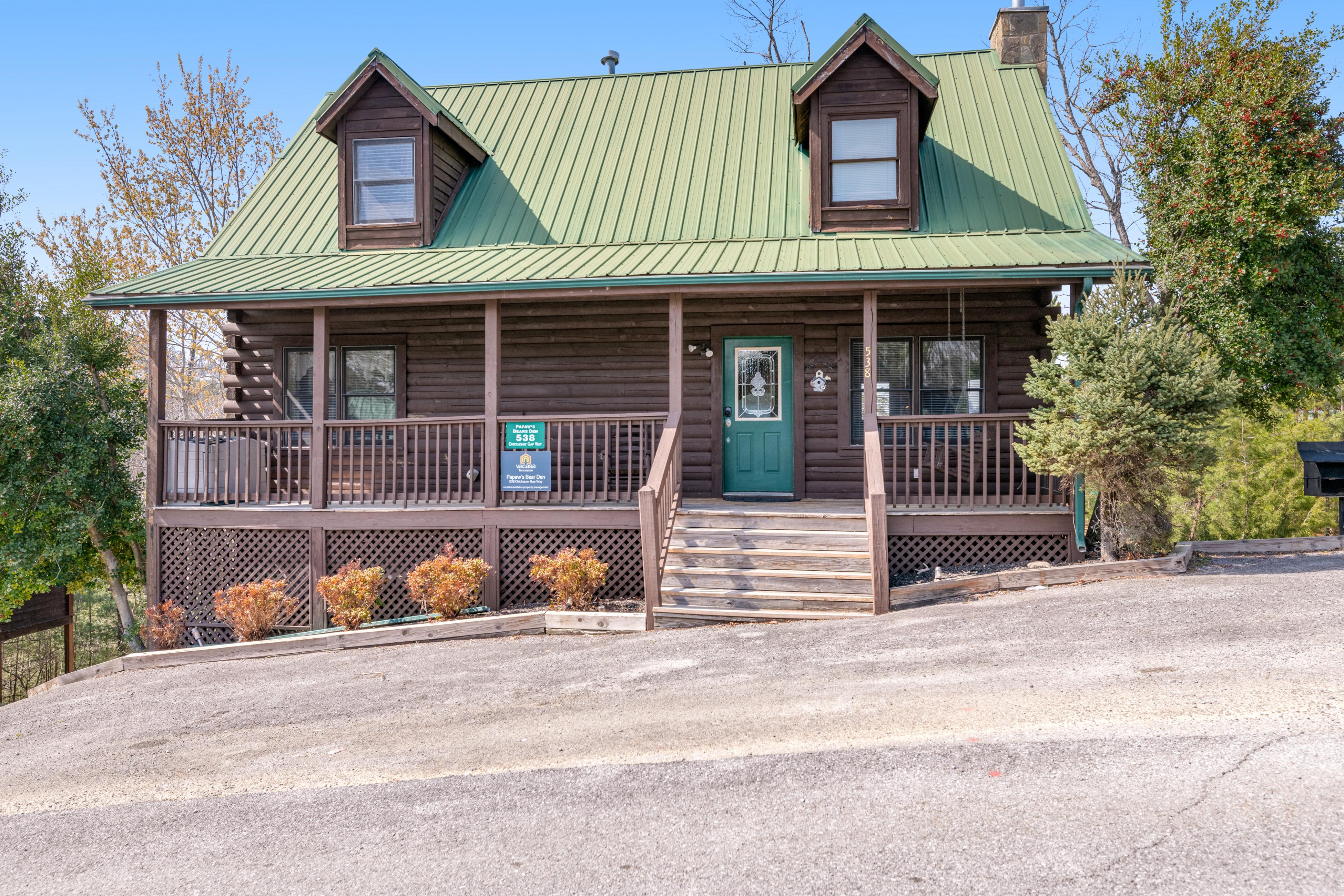 Property Image 1 - Arrowhead Log Cabin Resort: Papaw’s Bear Den Cabin