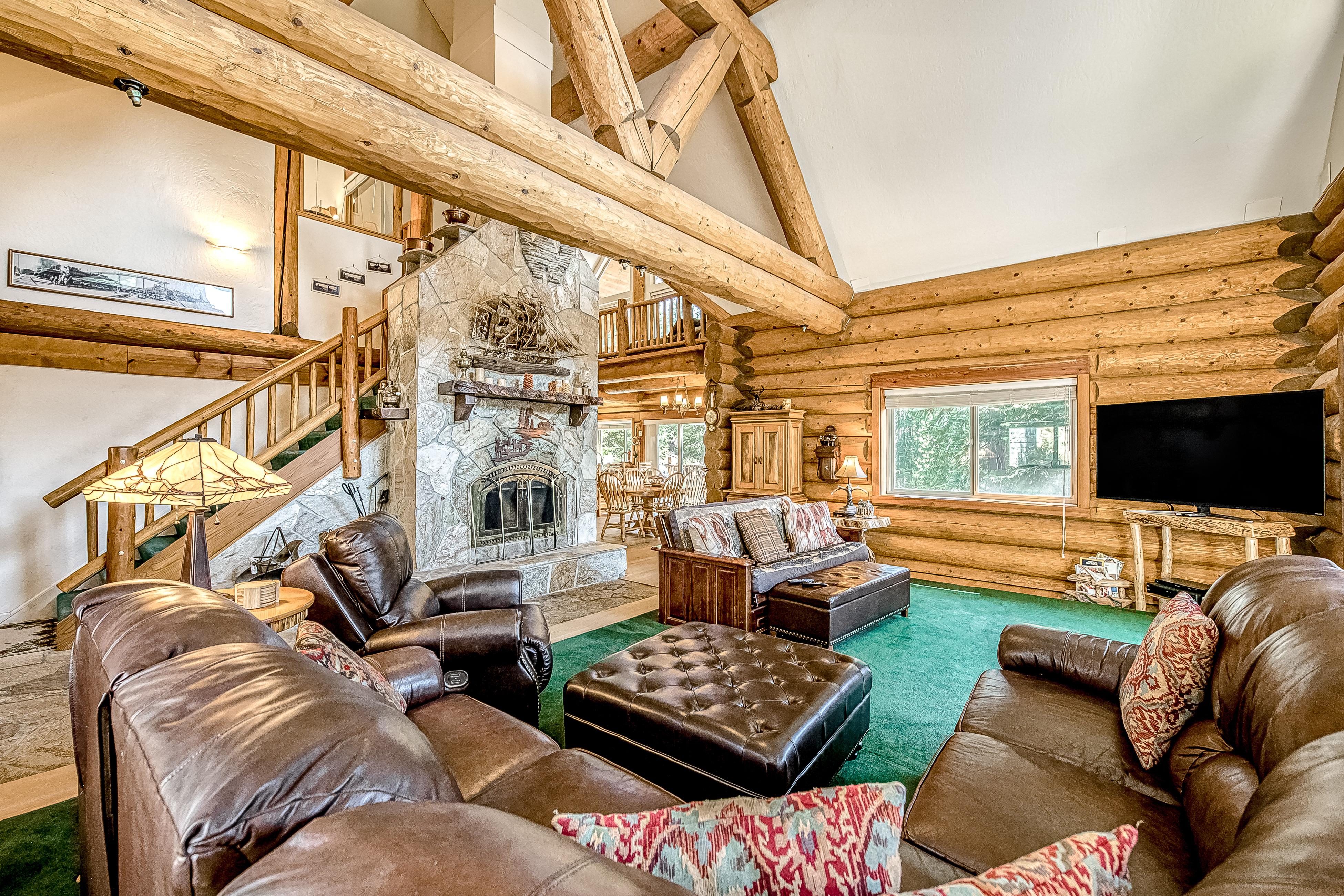 Property Image 1 - Regatta Chalet