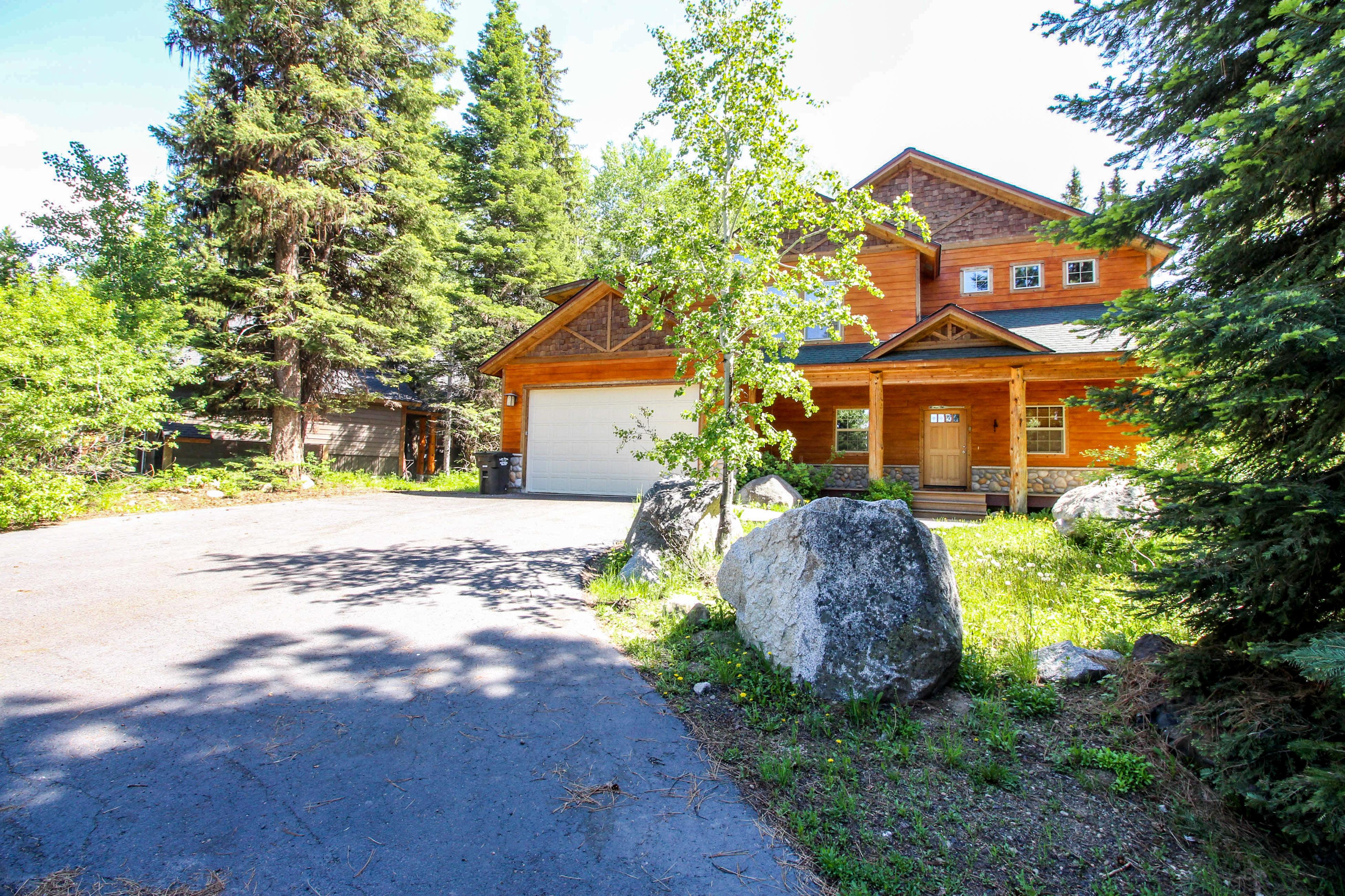 Property Image 1 - Northern Moose Lodge