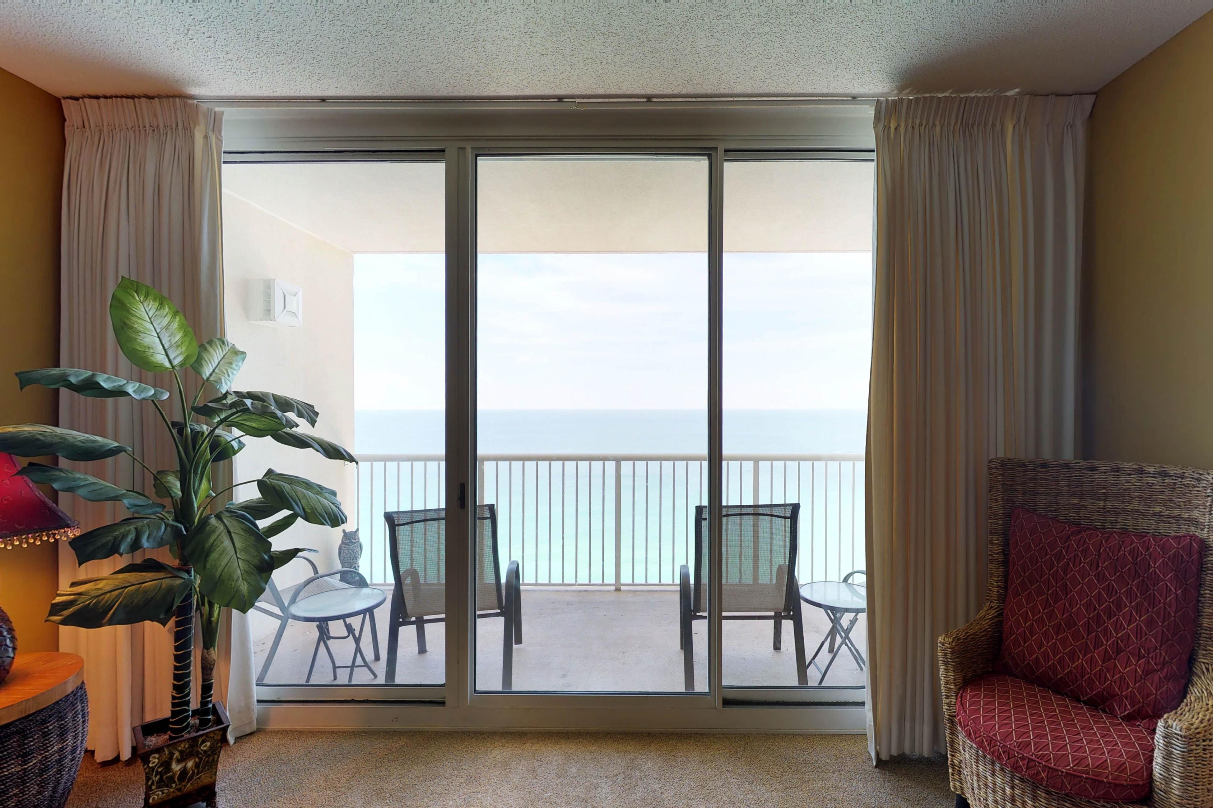 Majestic Beach Resort Tower 2- 2307 - Home Rental in Panama City Beach