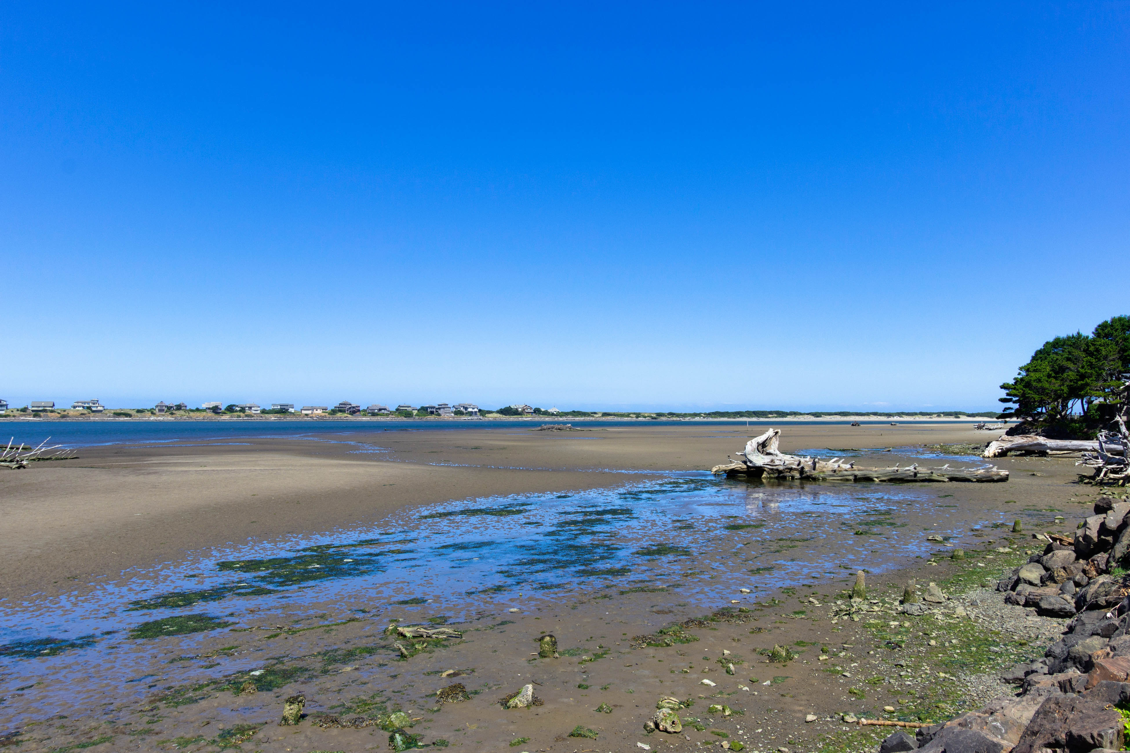 Bayview home w/ hot tub, large yard, bayfront deck, and gorgeous views