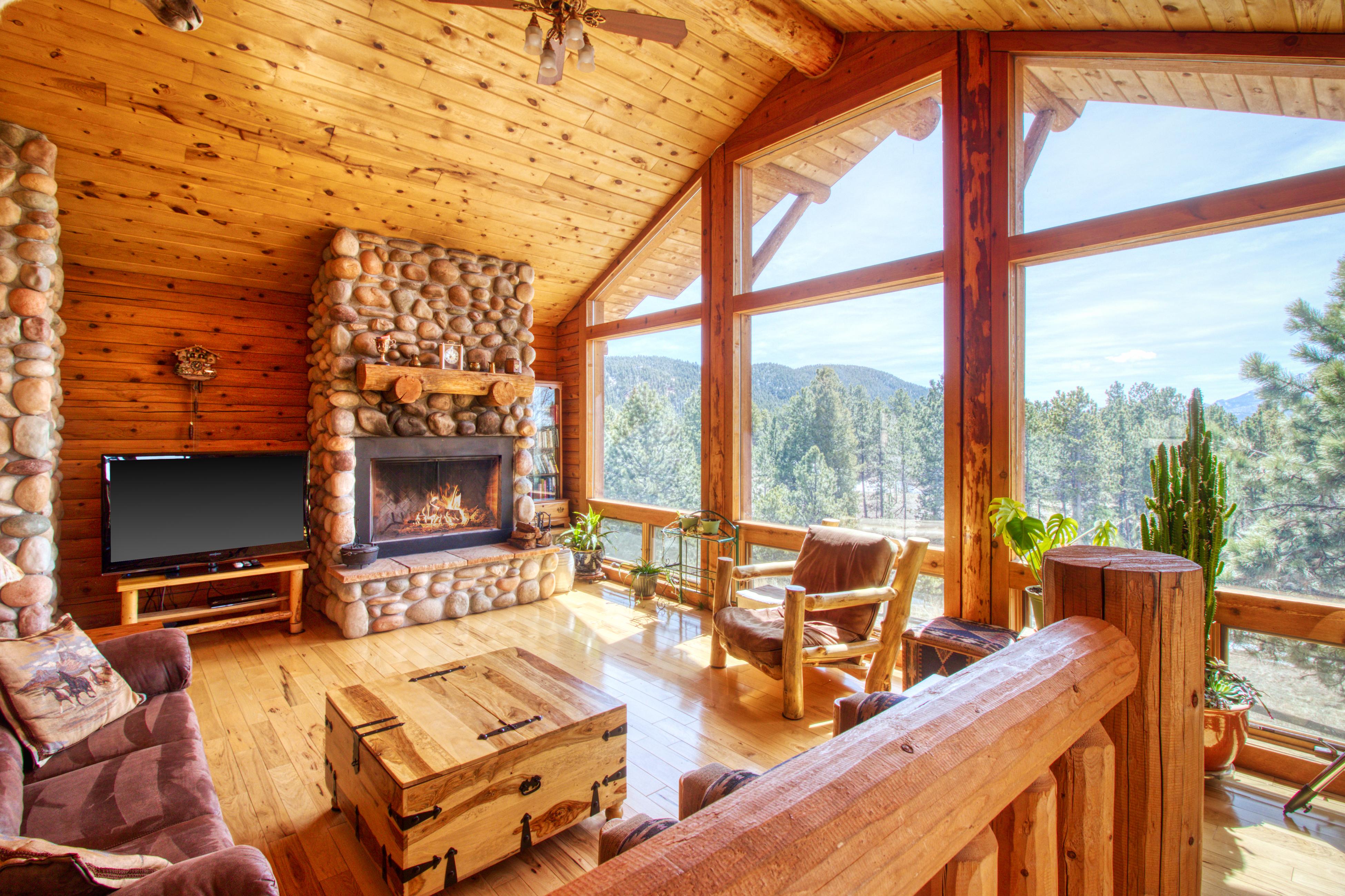 Property Image 1 - log cabin with spectacular views of Pikes Peak - private hot tub & game room