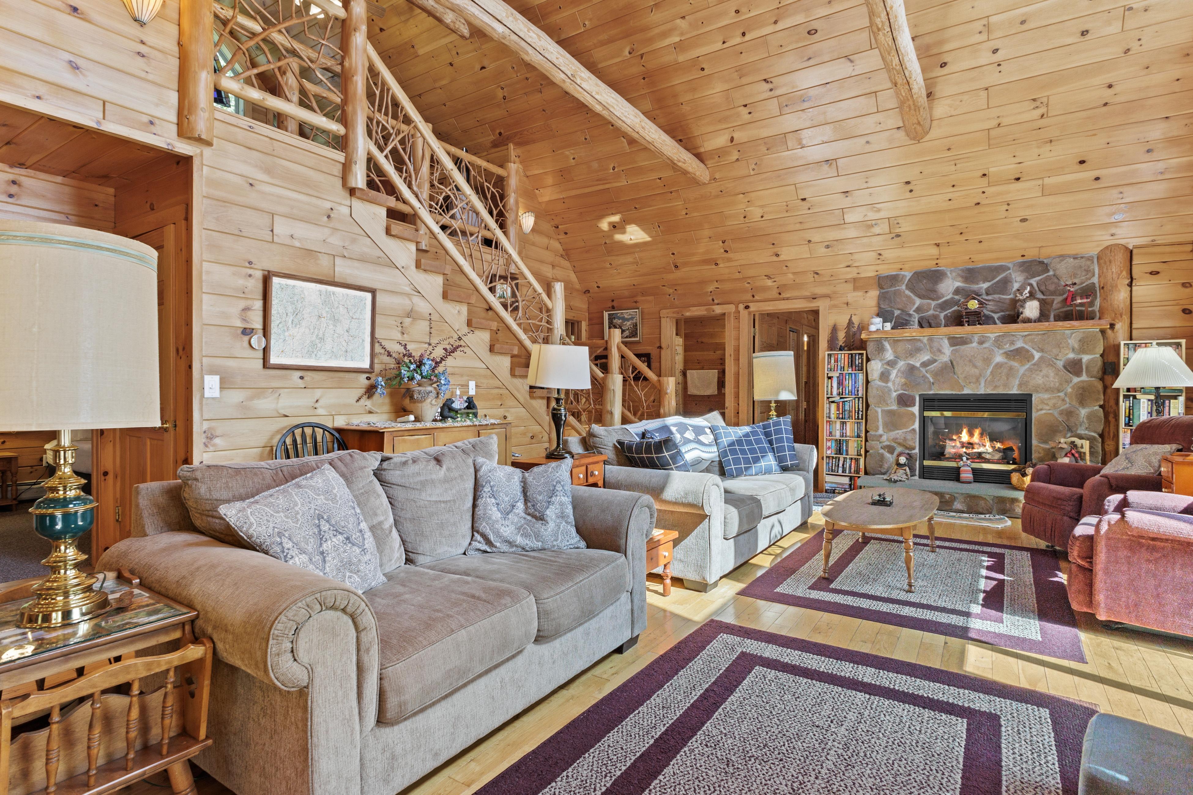 Property Image 1 - Loon Lodge