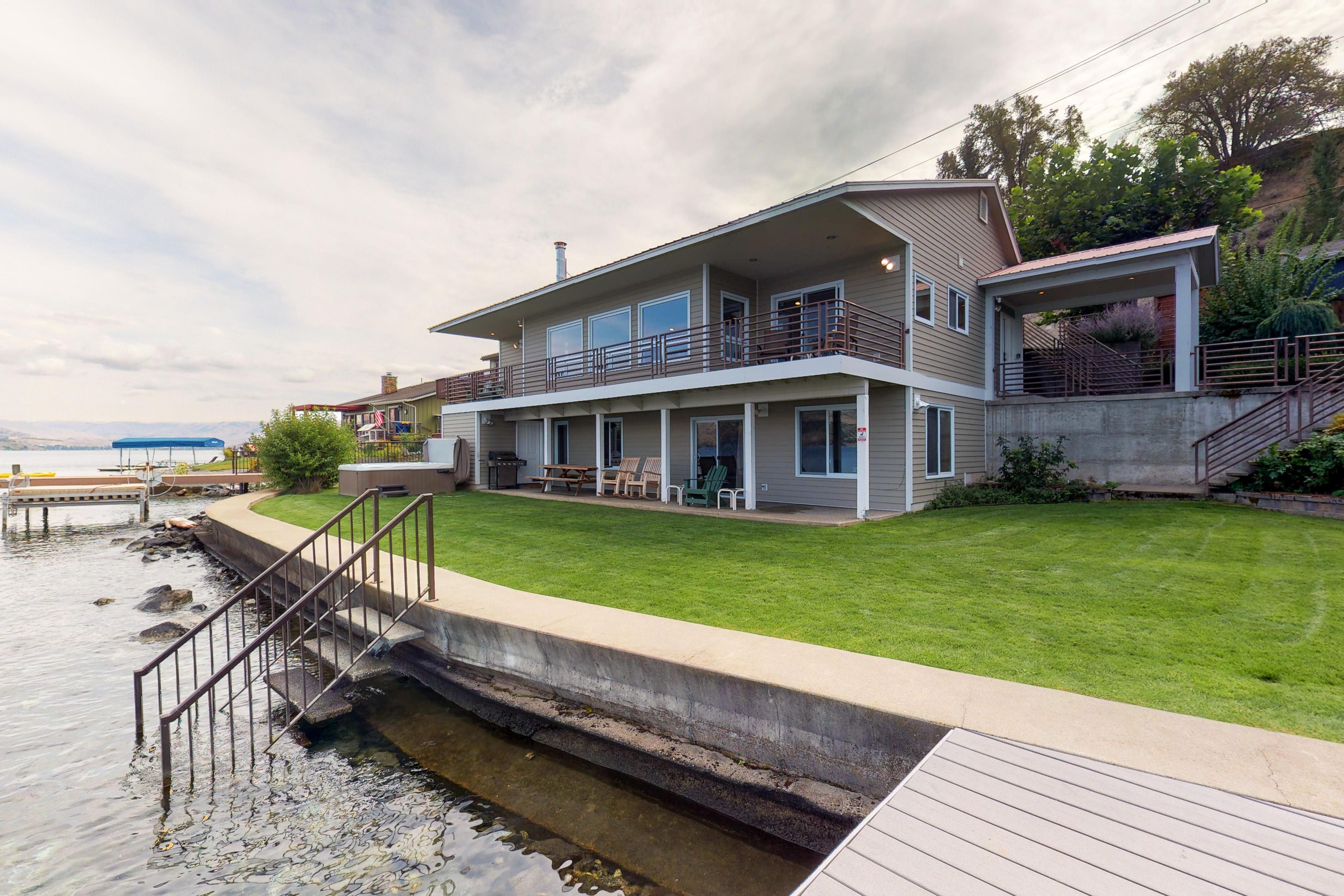 Property Image 1 - South Lakeshore Waterfront Oasis