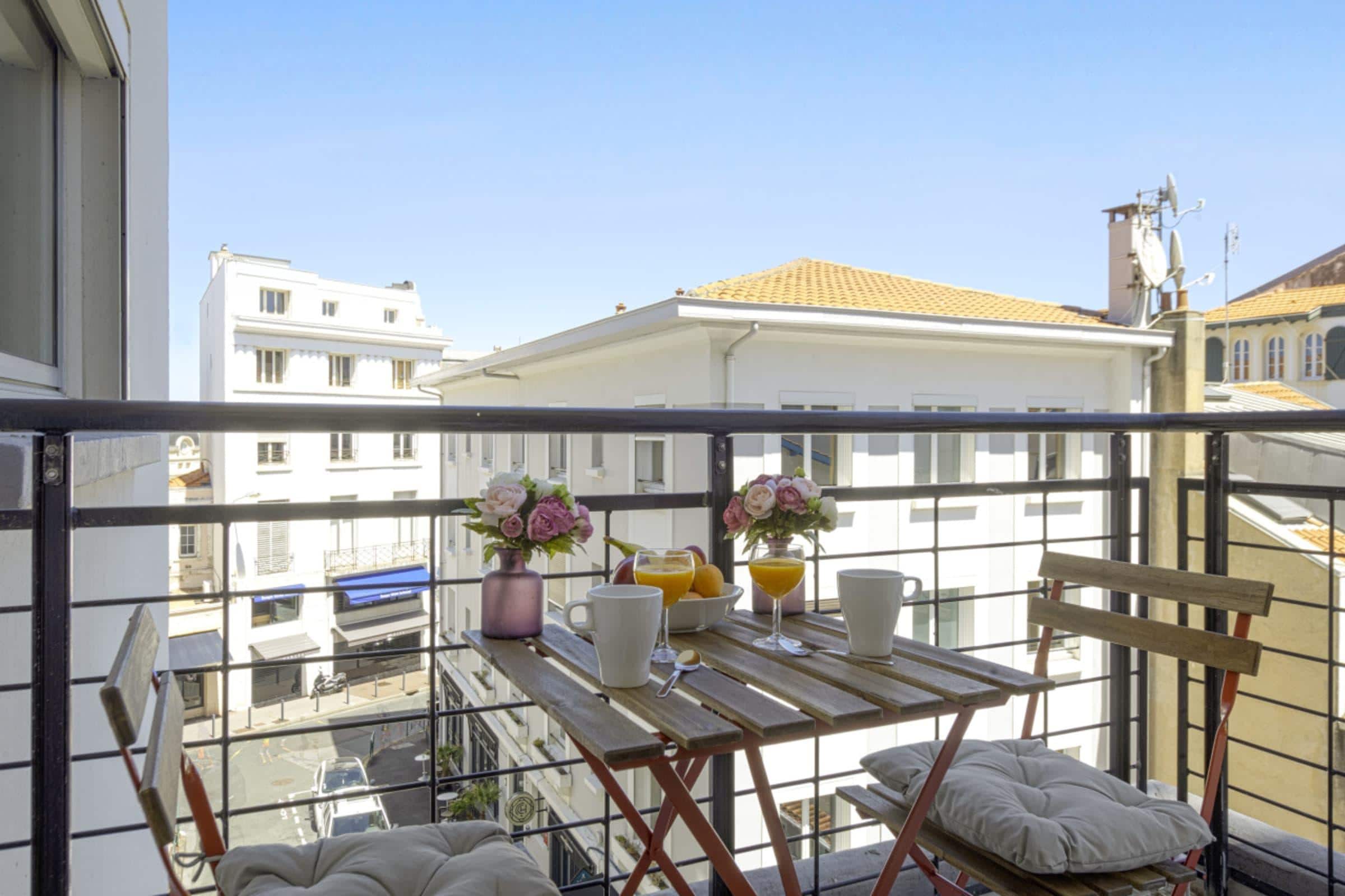 Property Image 1 - Cozy Biarritz Apartment with Balcony close to the Beach