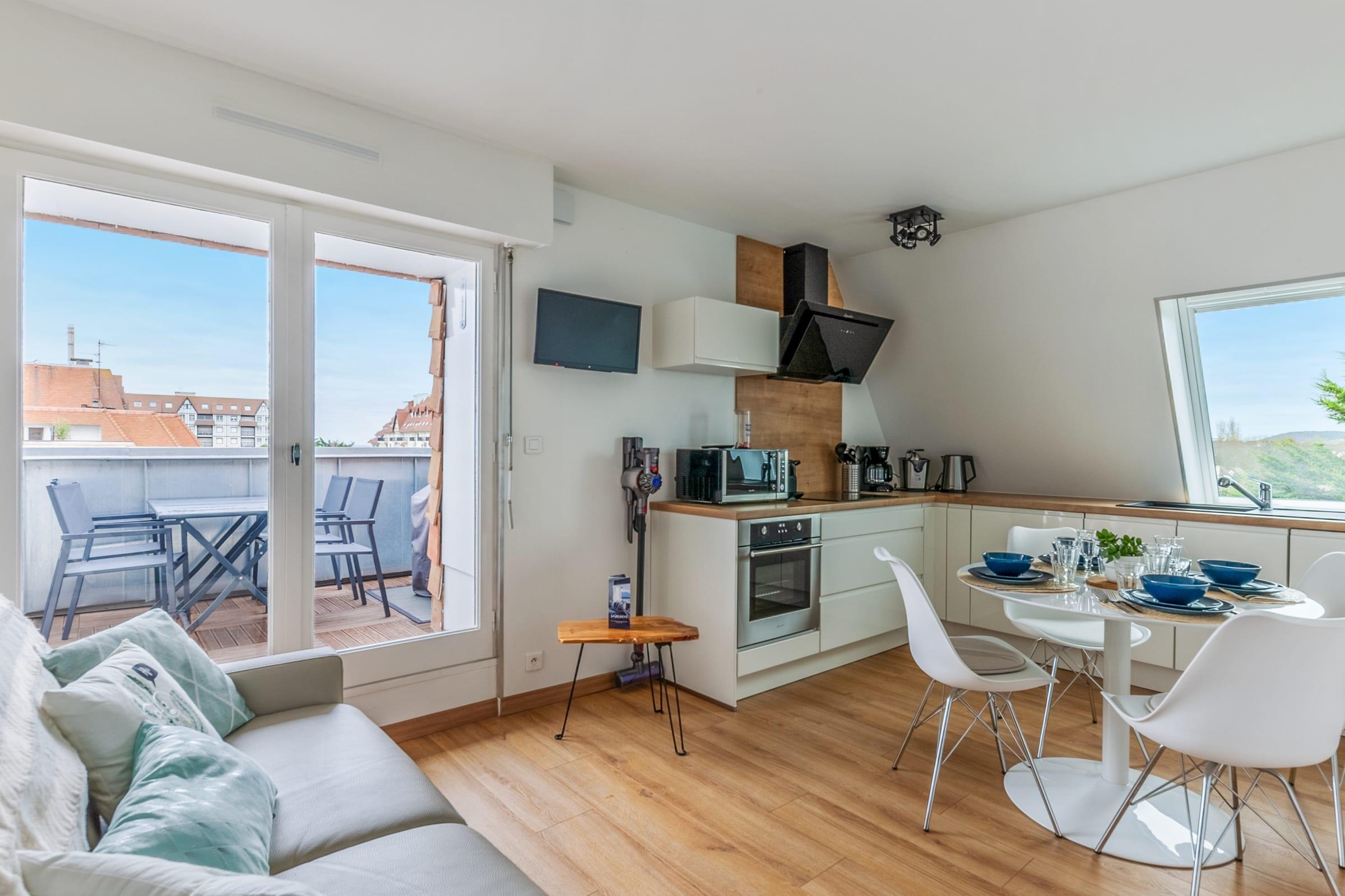 Property Image 1 - Comfortable Apartment with Terrace and Parking