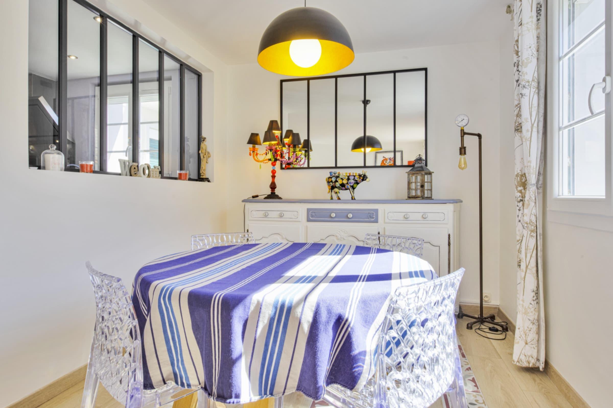 Stylish 2 bedroom flat in the heart of Biarritz