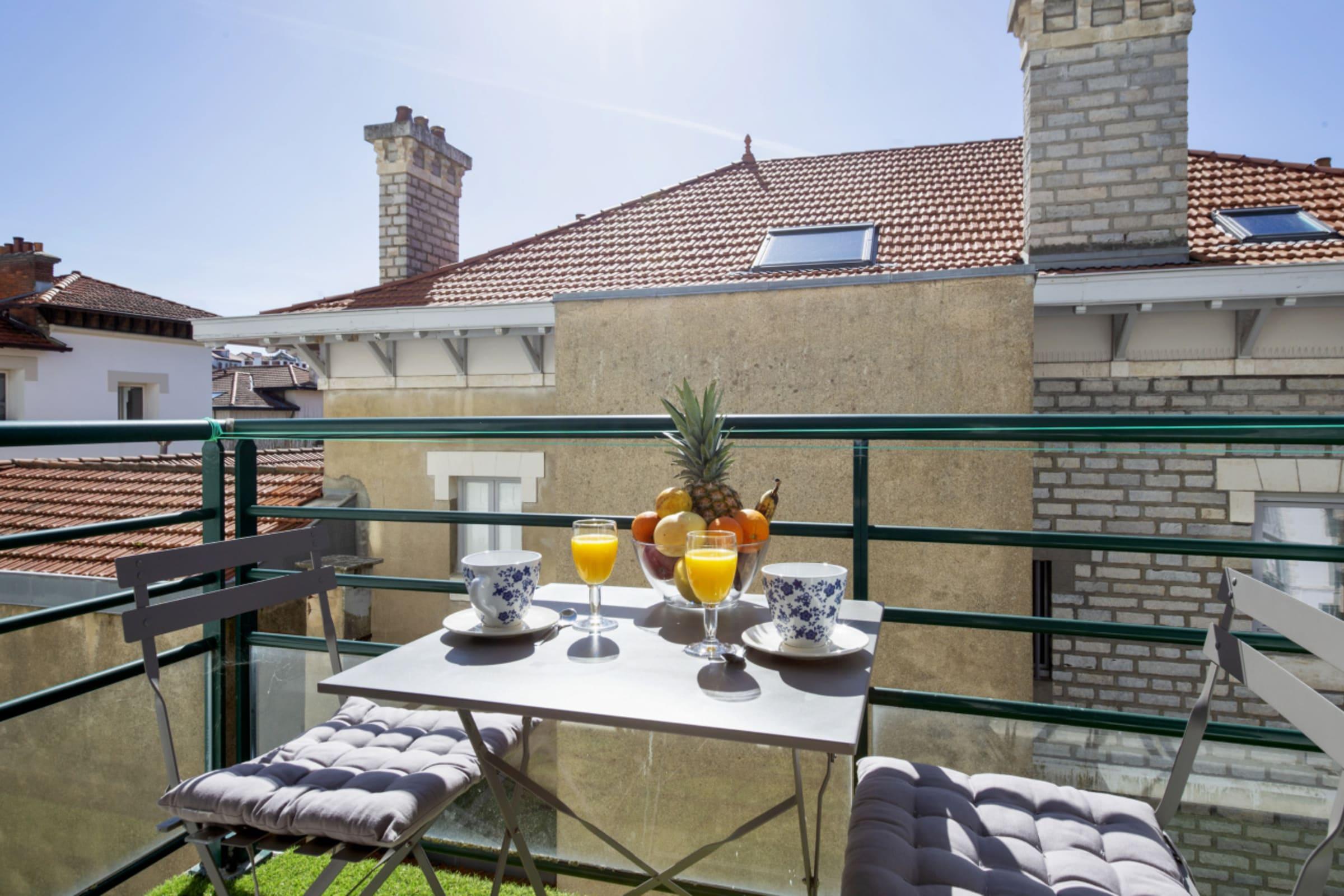 Property Image 2 - Stylish 2 bedroom flat in the heart of Biarritz