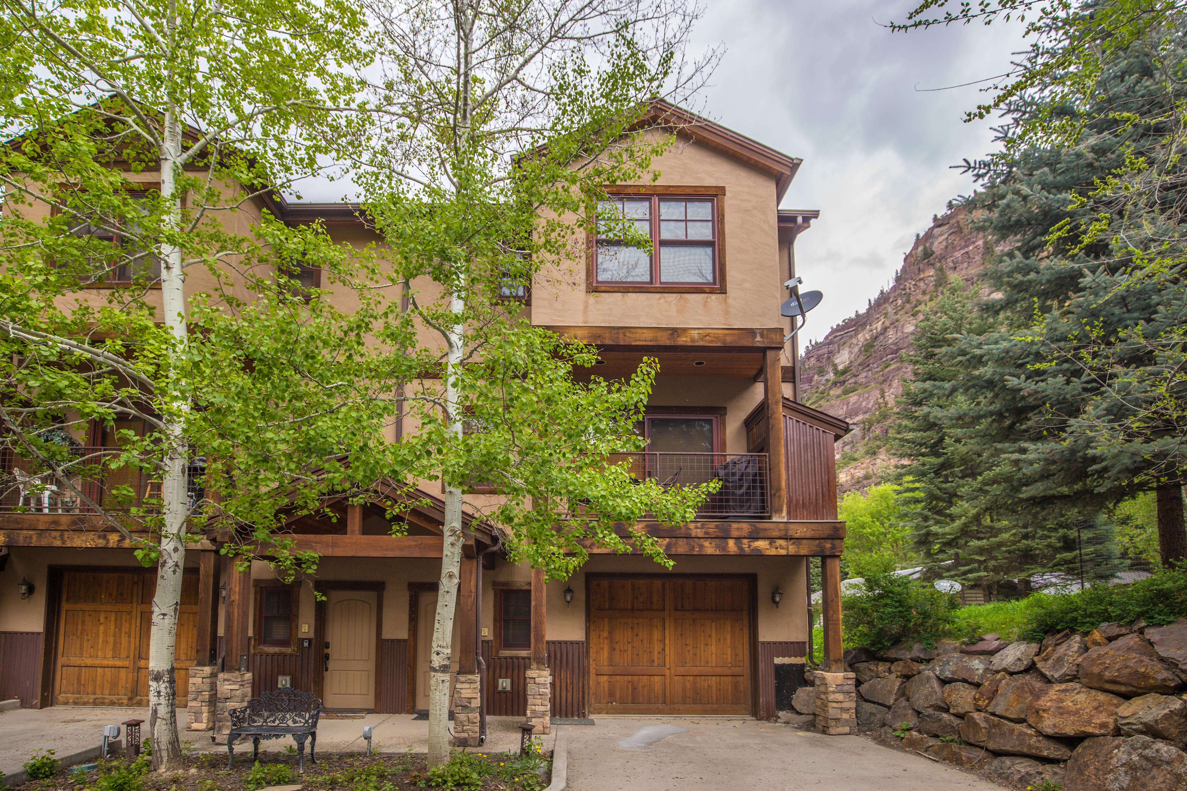 Property Image 1 - Elkhorn Townhome 1939