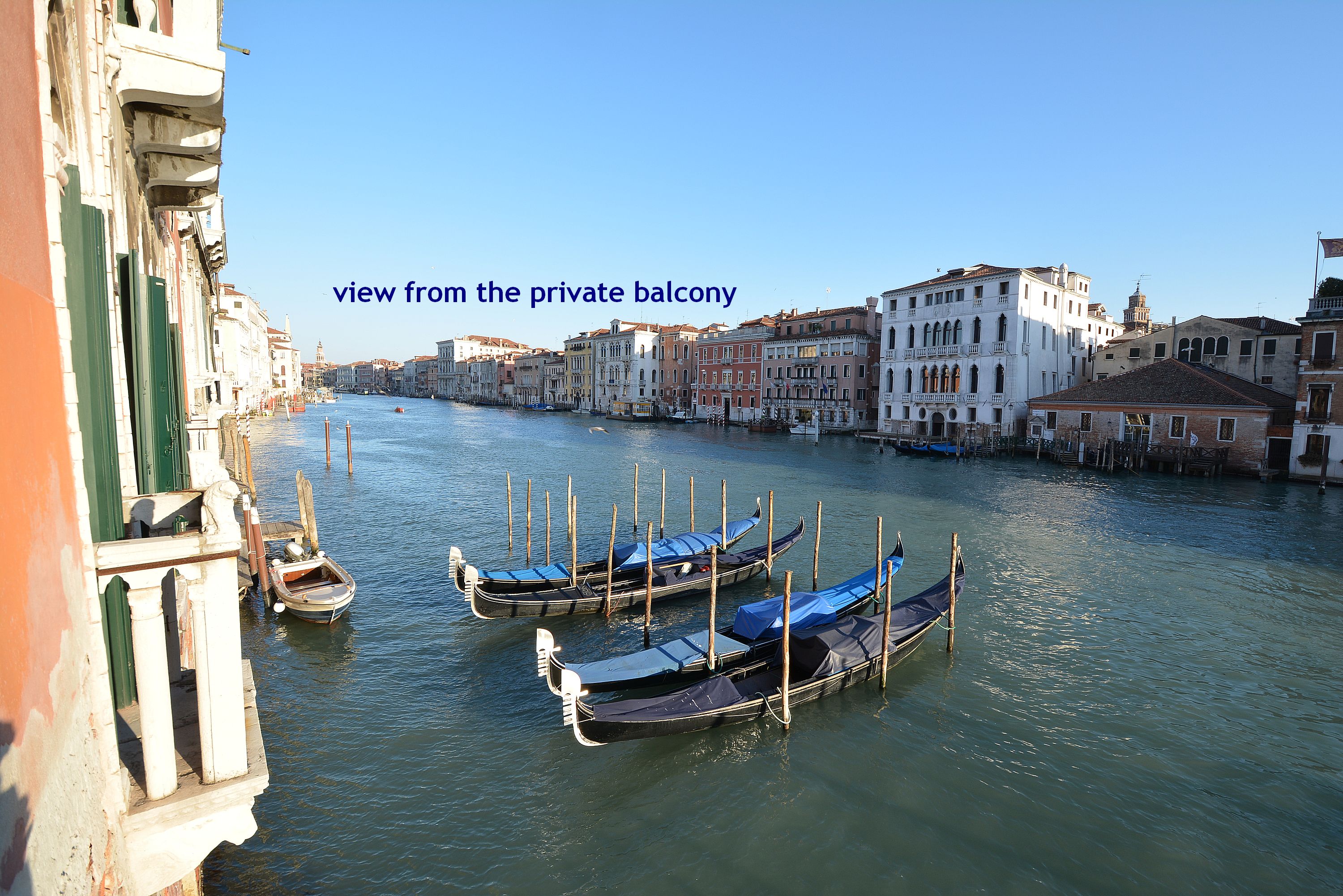 Property Image 1 - Traditional Venetian 3 Bedroom Apartment with Panoramic Views over Grand Canal