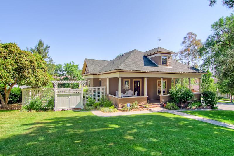 This lovely Victorian-style Paso Robles home is the perfect plac