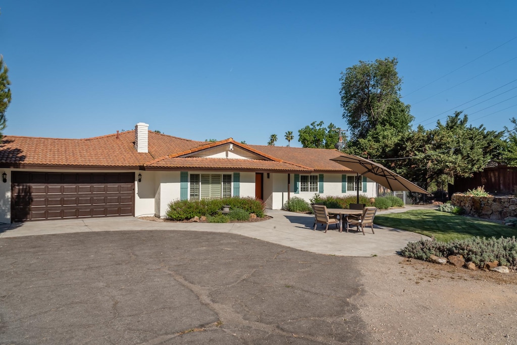 Front Entrance with long driveway for plenty of parking