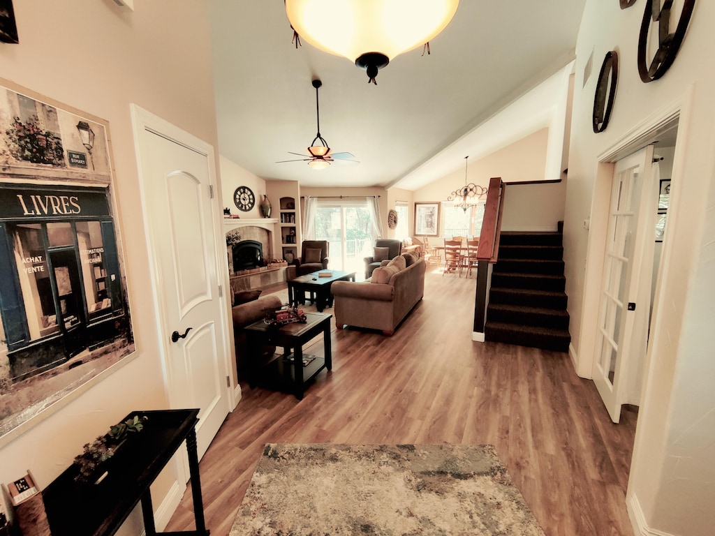 Main Entryway of Candlewood Creek, Clean and Modern Hardwood Flo