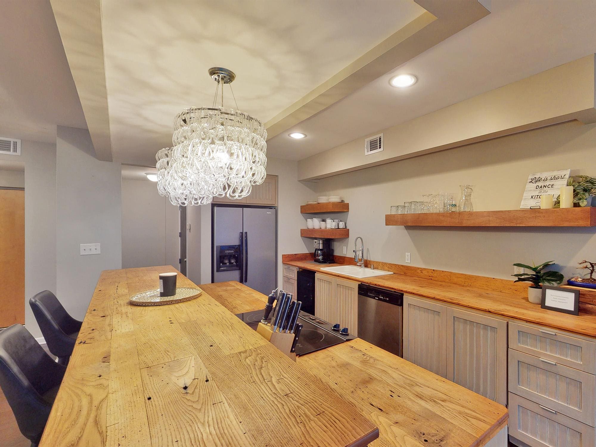 Posh Skyline Living in the Center of Historic Savannah