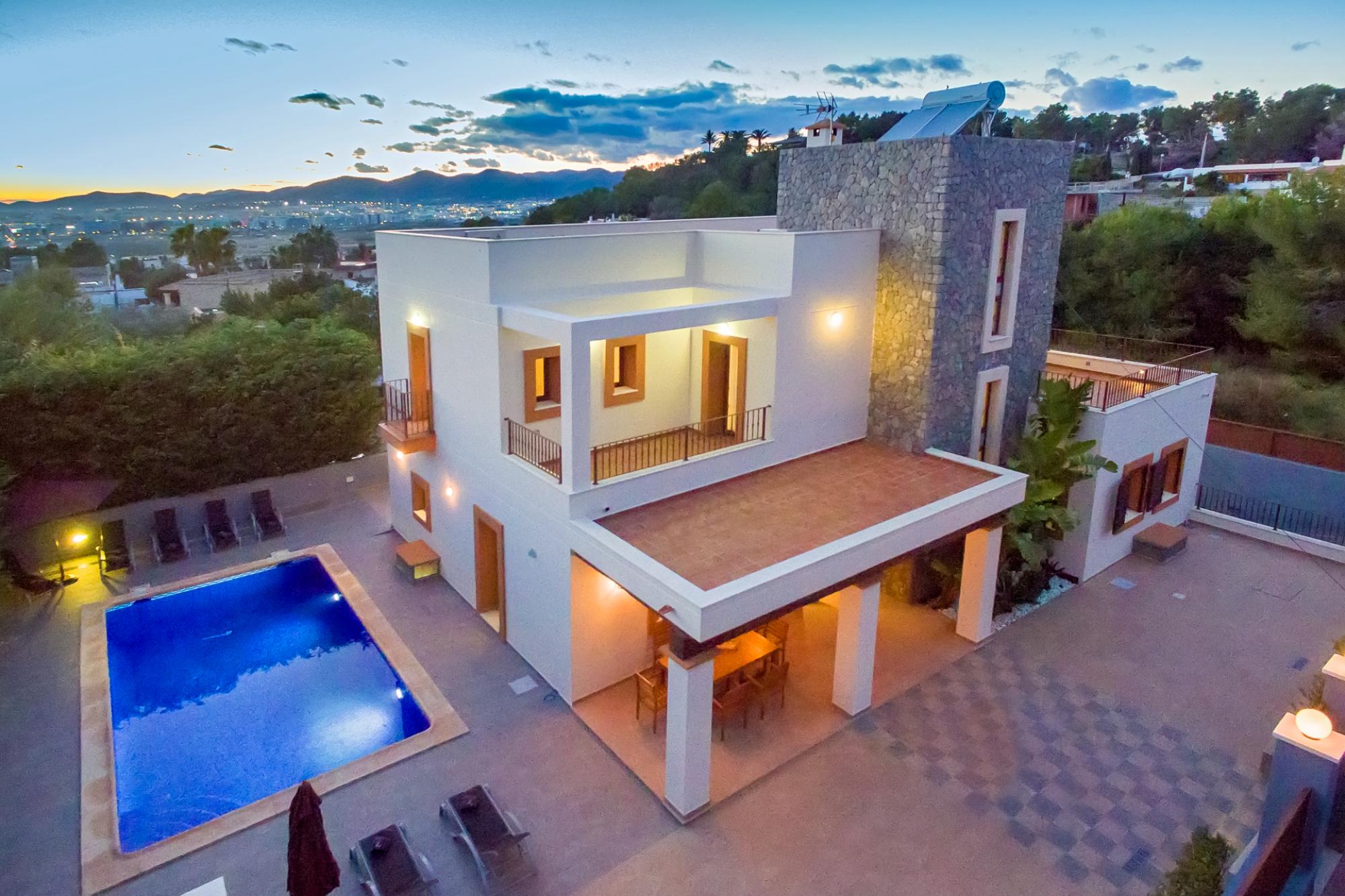 Property Image 1 - Amazing Modern 5 Bedroom Villa near Talamanca Beach