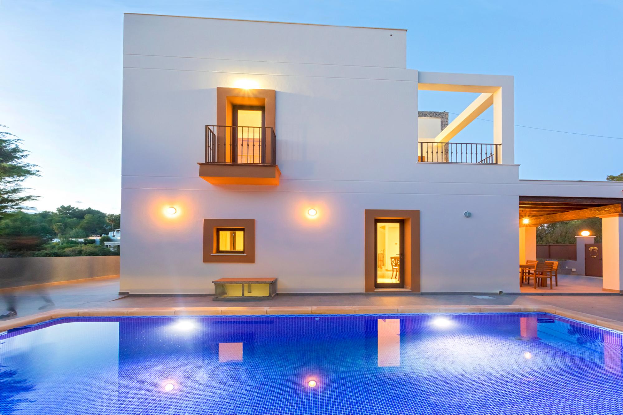 Property Image 2 - Amazing Modern 5 Bedroom Villa near Talamanca Beach