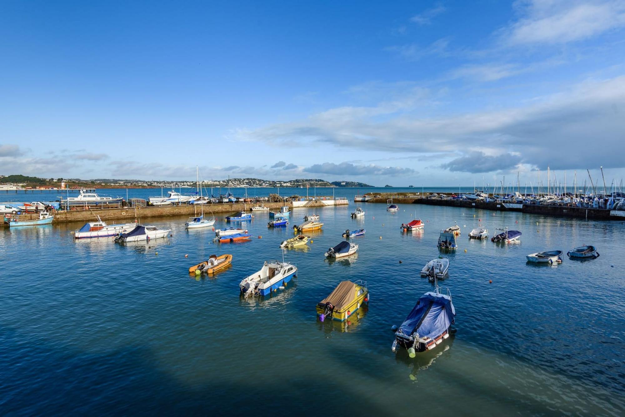 Property Image 2 - Relaxing 2 Bedroom Modern Apartment Uniquely Positioned on Paignton Harbour with Terrace Boasting Stunning