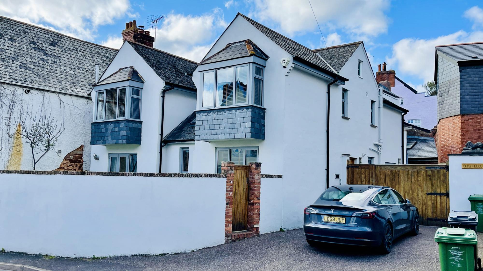 Property Image 1 - Warm Eclectic 5 Bedroom Home in a Great Location in Topsham