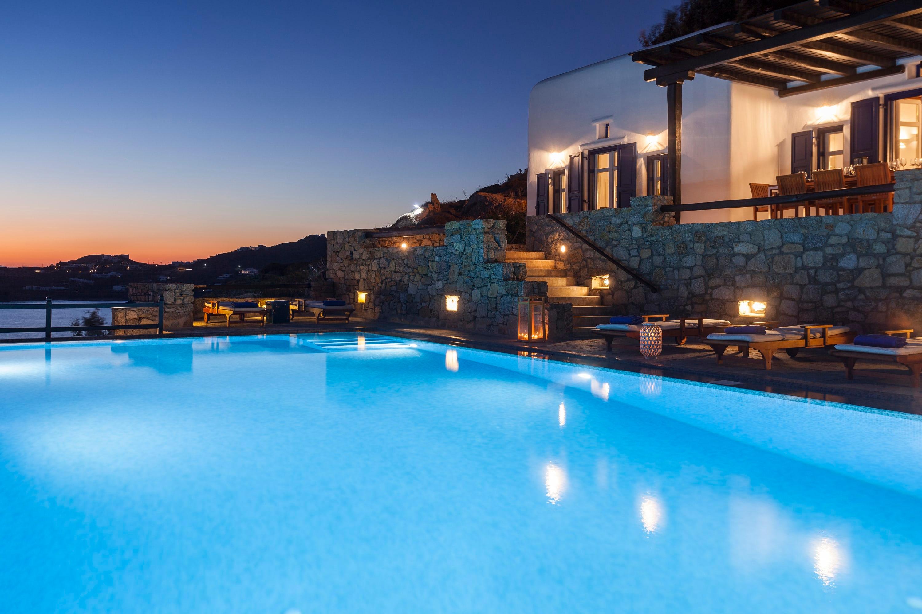 Property Image 2 - Magnificent Villa with Glowing Infinity Pool