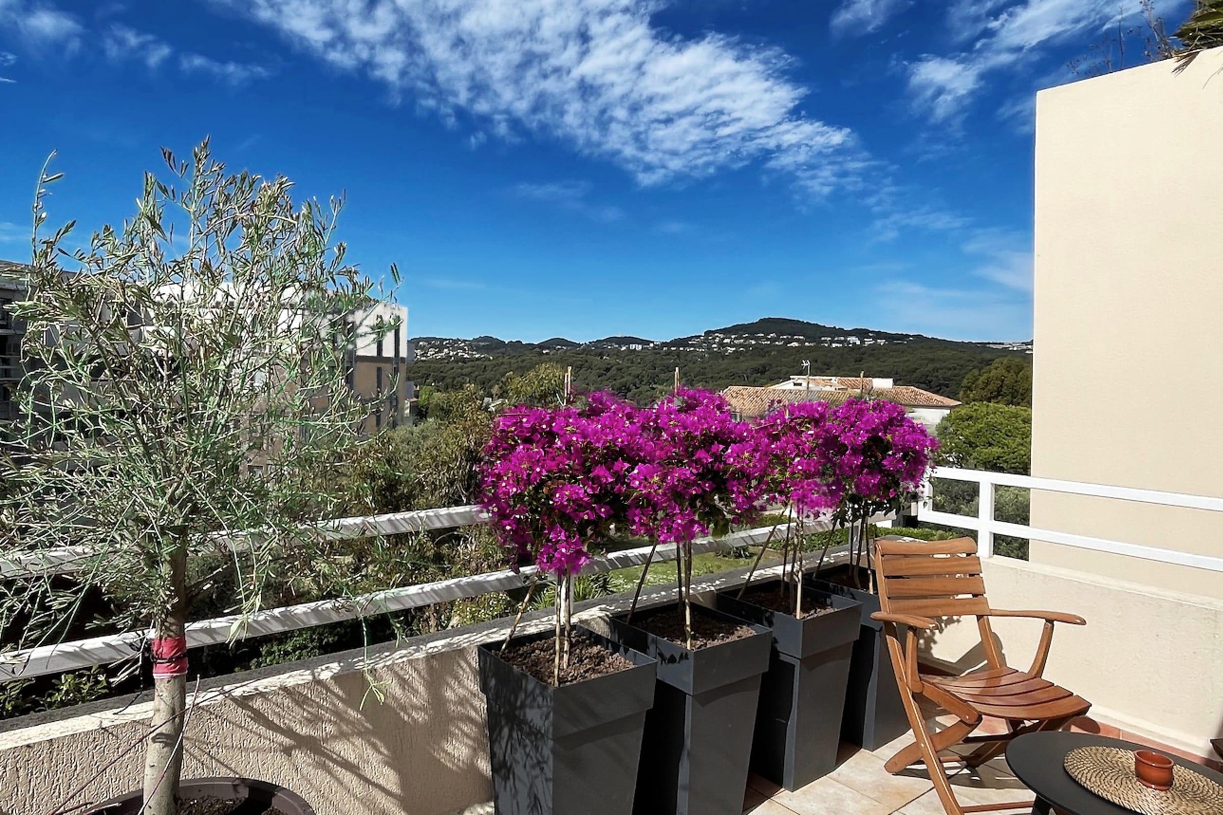 Property Image 2 - Antibes Serene Apartment with Spacious Terrace