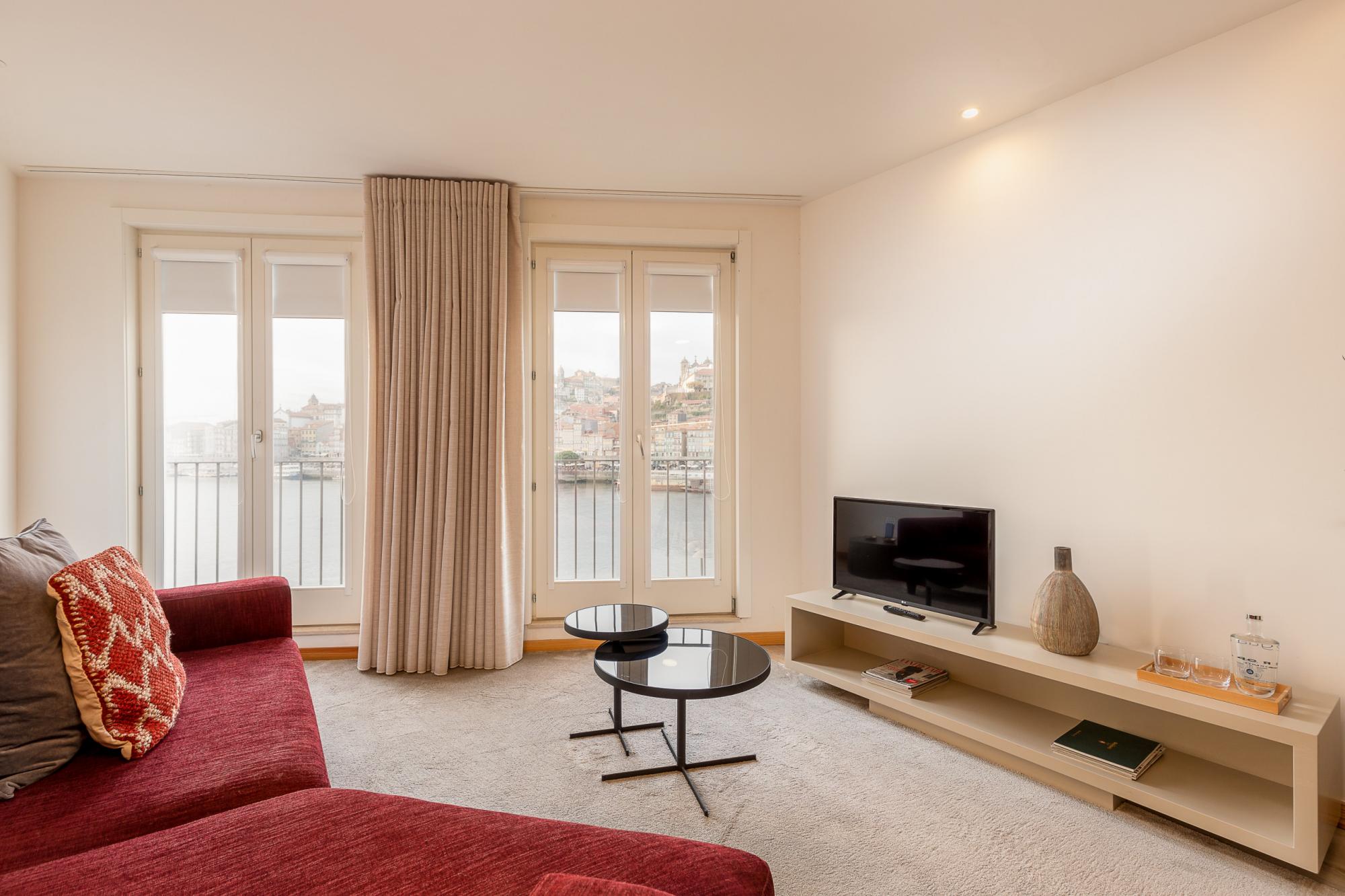 Property Image 2 - Superb Luxury Apartment with Views of the City River