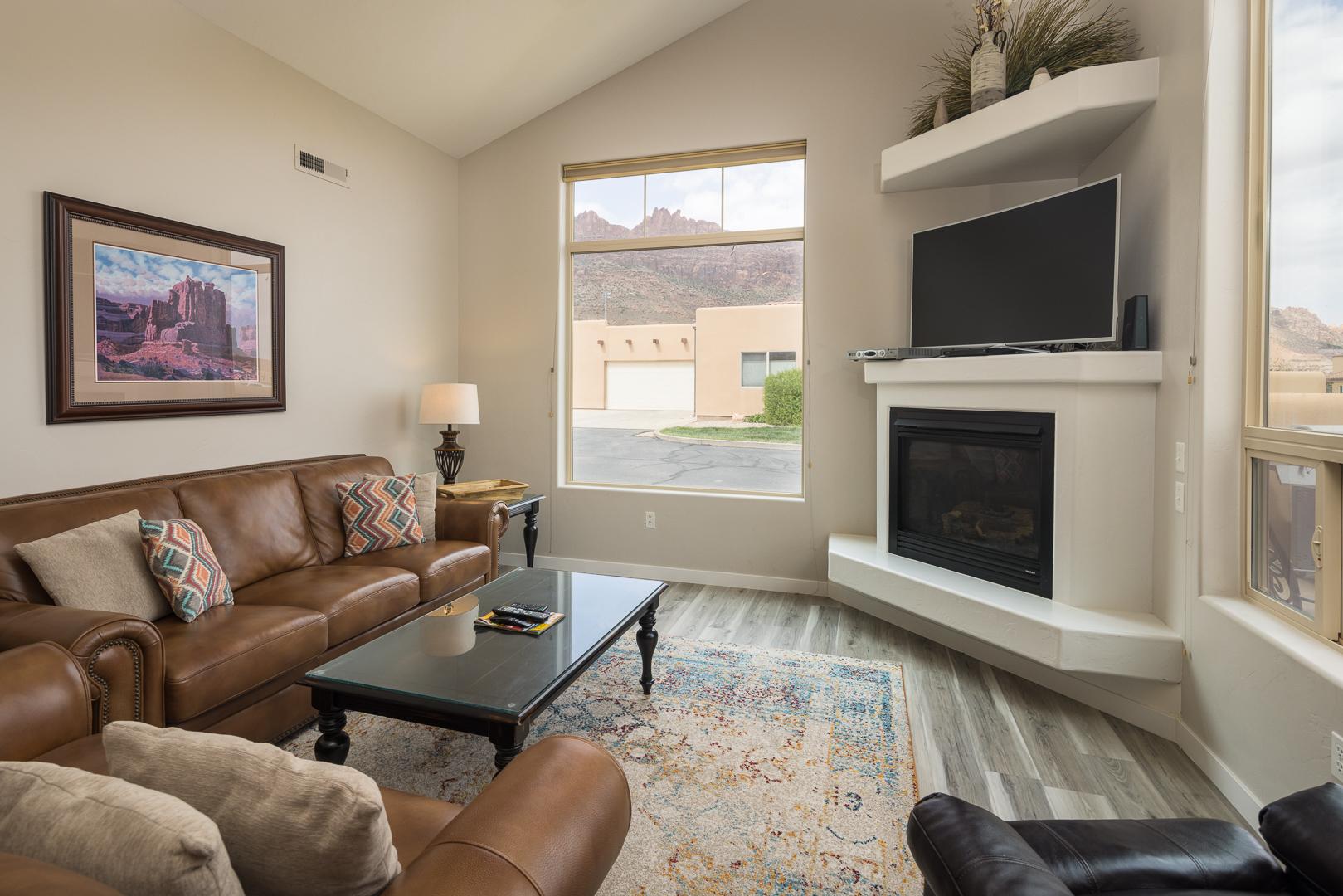 Comfortable furnishings, flat screen tv and gas fireplace