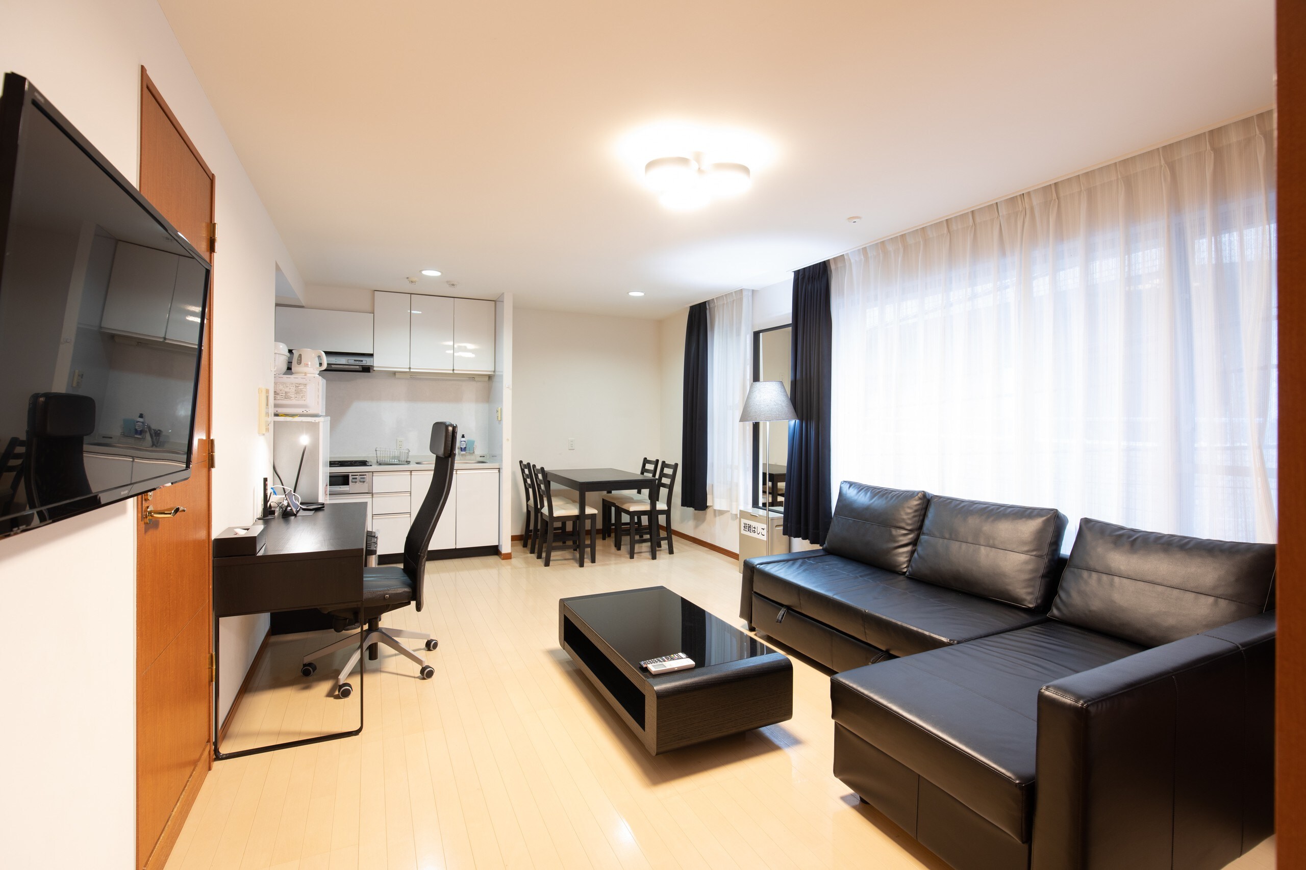 Property Image 1 - Lovely Modern Apartment in Minato Ward area  